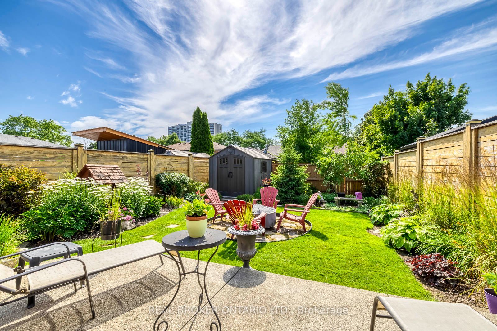 2408 Padstow Crescent Property Photo 31