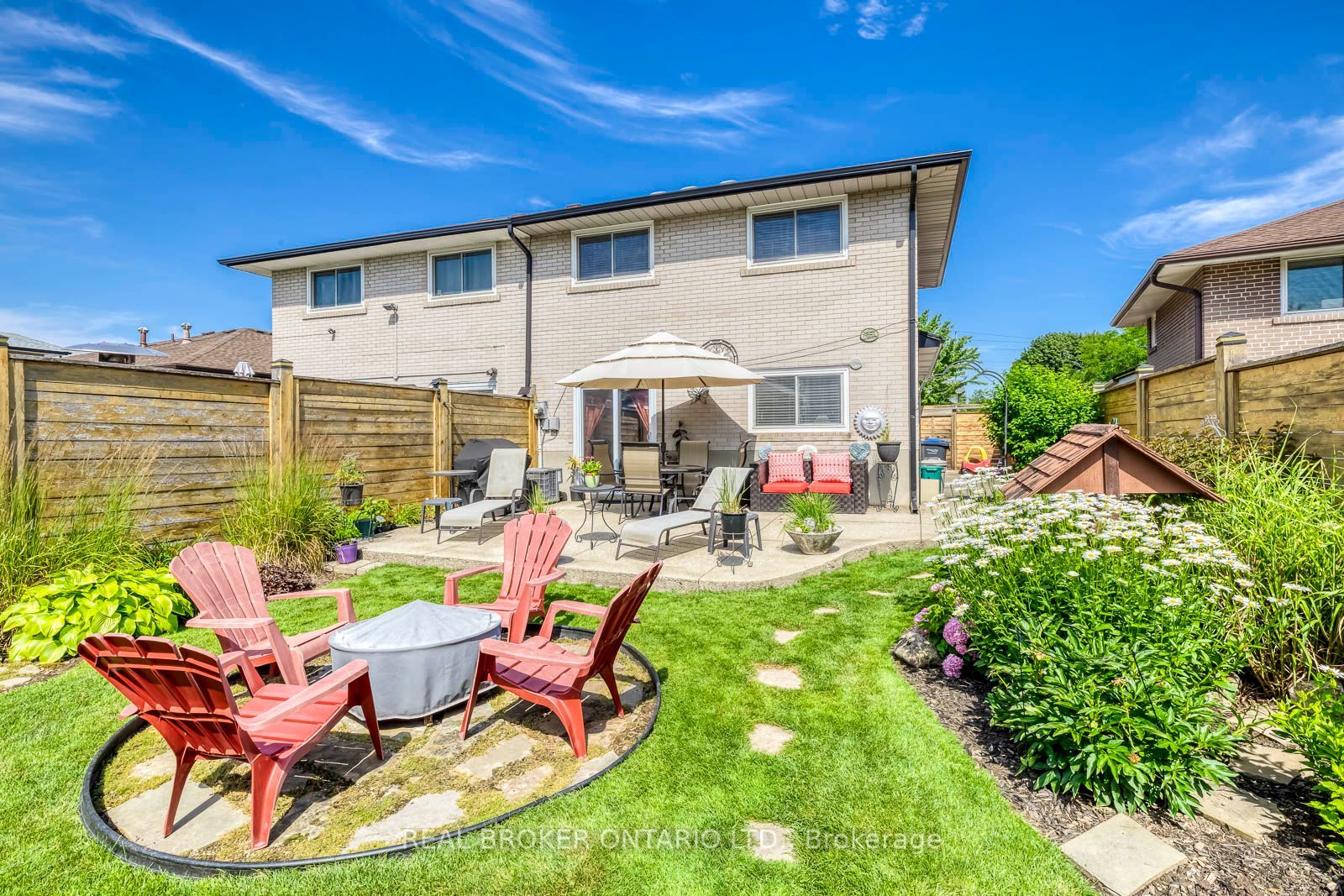 2408 Padstow Crescent Property Photo 34