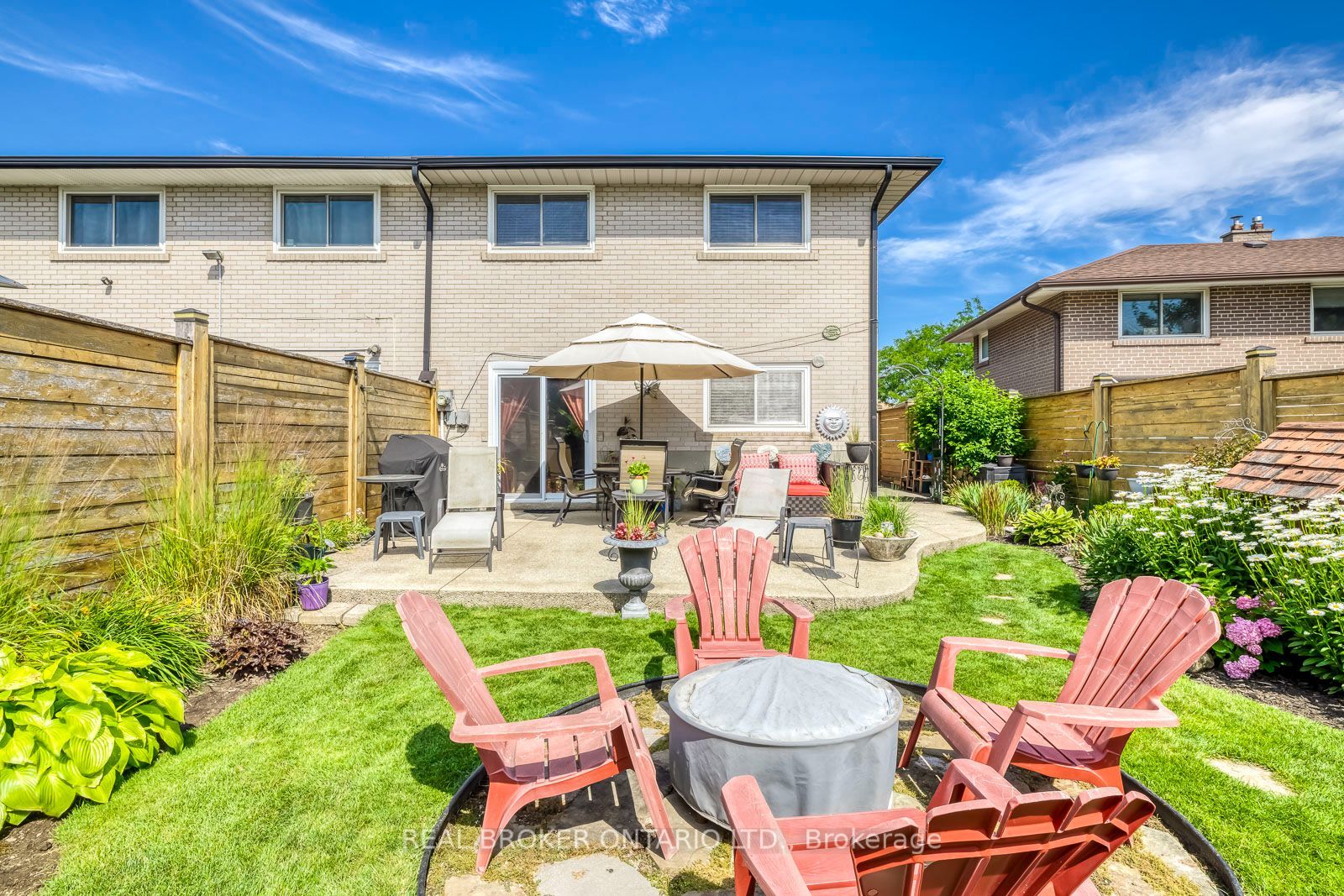 2408 Padstow Crescent Property Photo 37