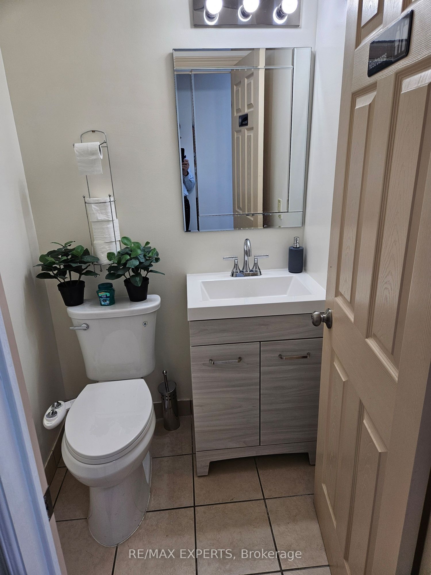 1270 Finch Avenue W 2 Property Photo 5