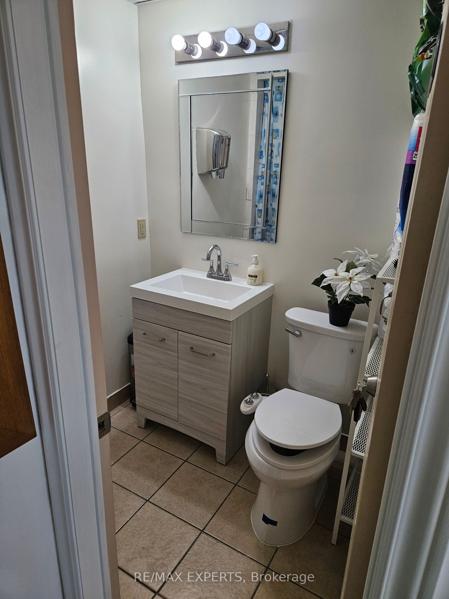 1270 Finch Avenue W 2 Property Photo 6
