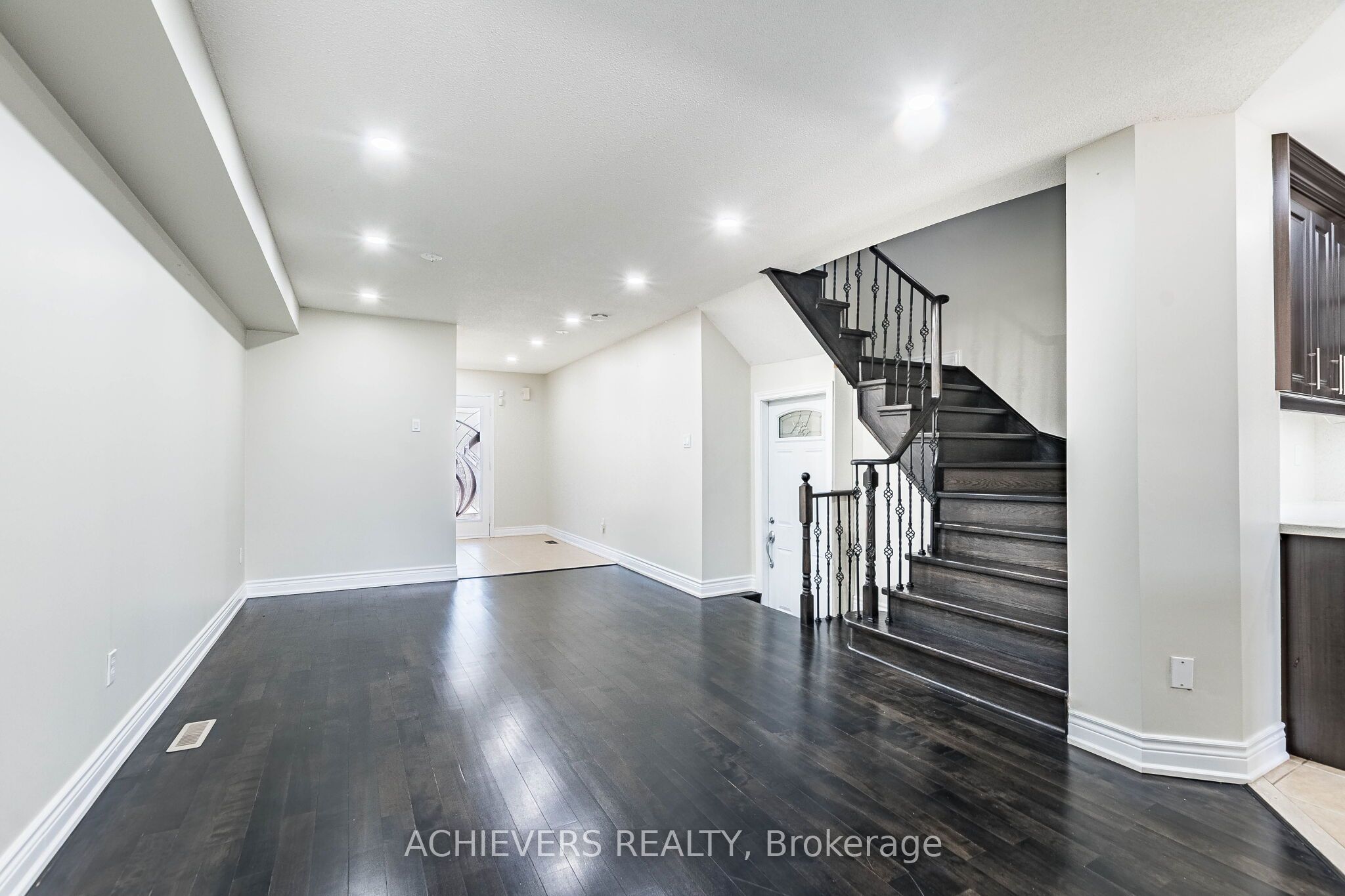 74 Charcoal Way Property Photo 8