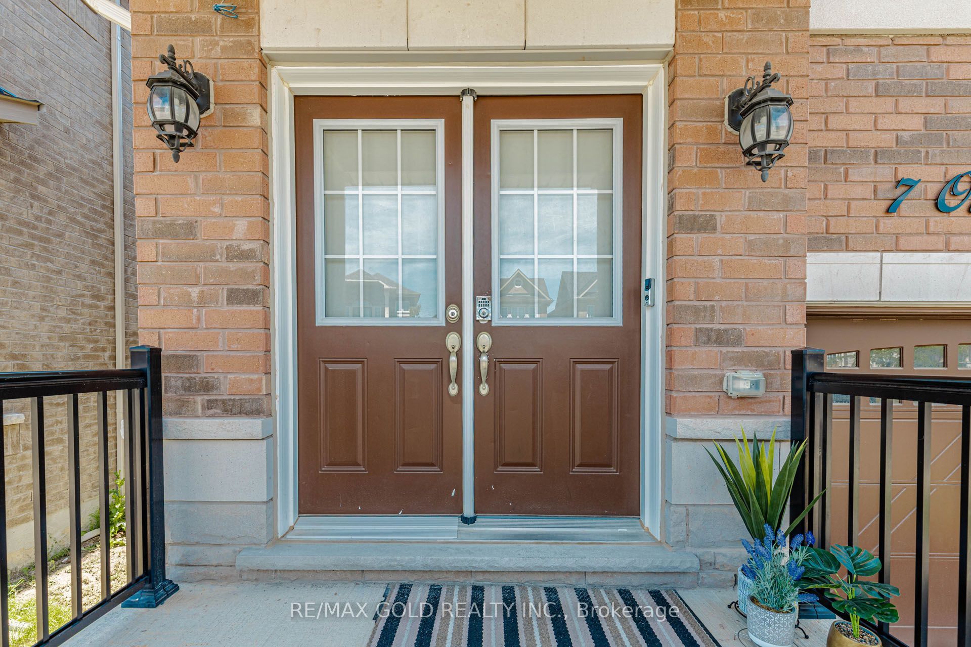 7 Overstone Road Property Photo 4