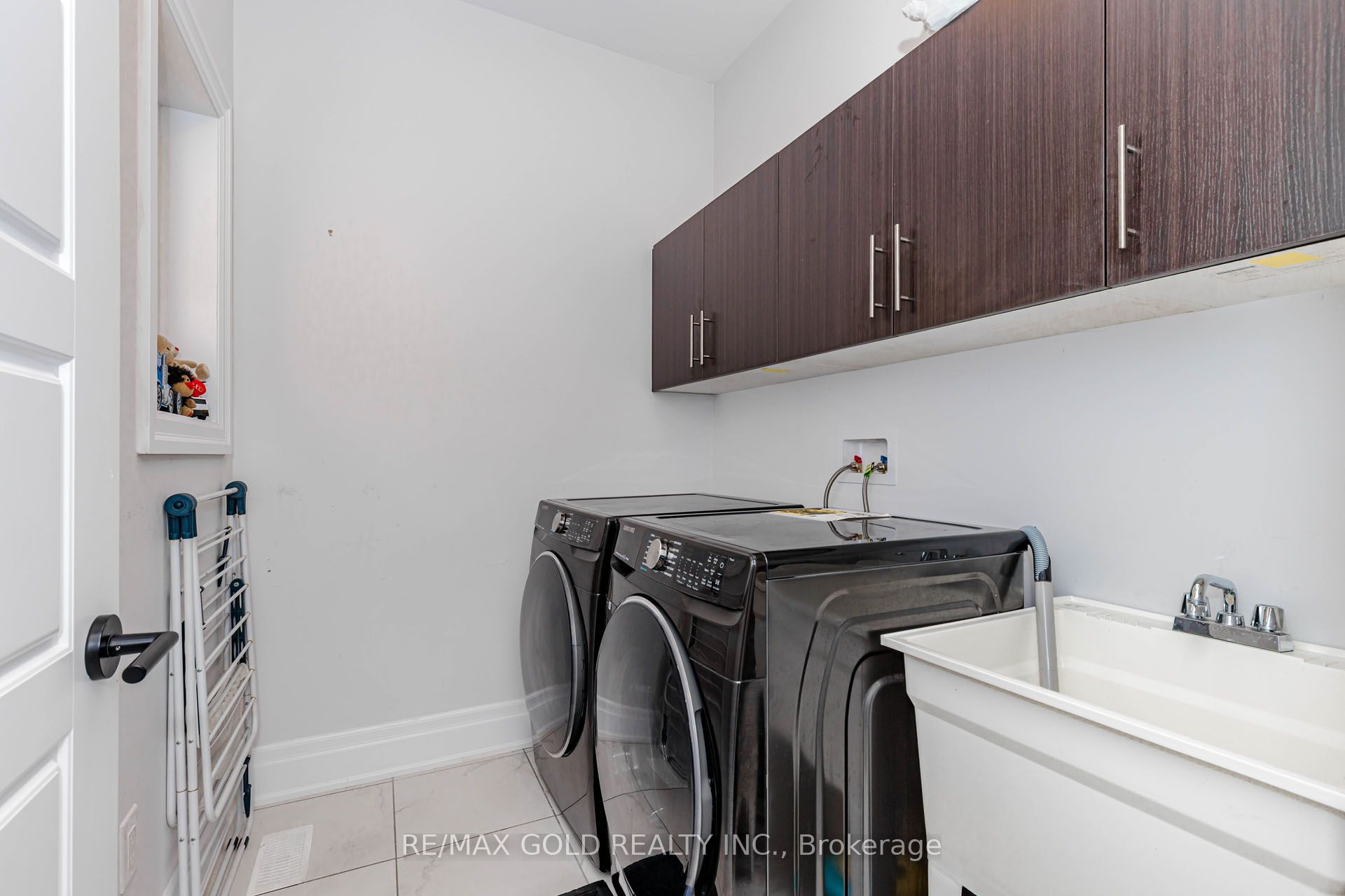 7 Overstone Road Property Photo 20