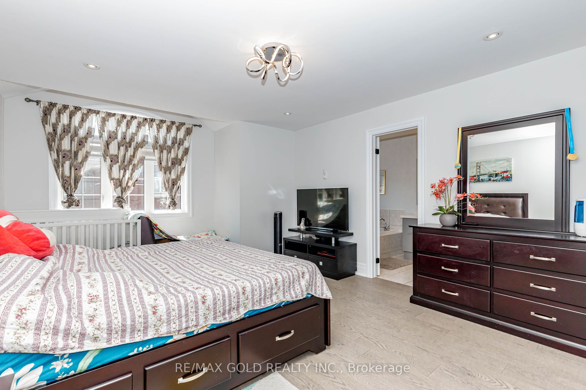 7 Overstone Road Property Photo 23