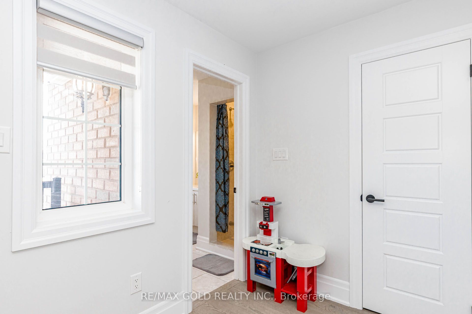 7 Overstone Road Property Photo 32
