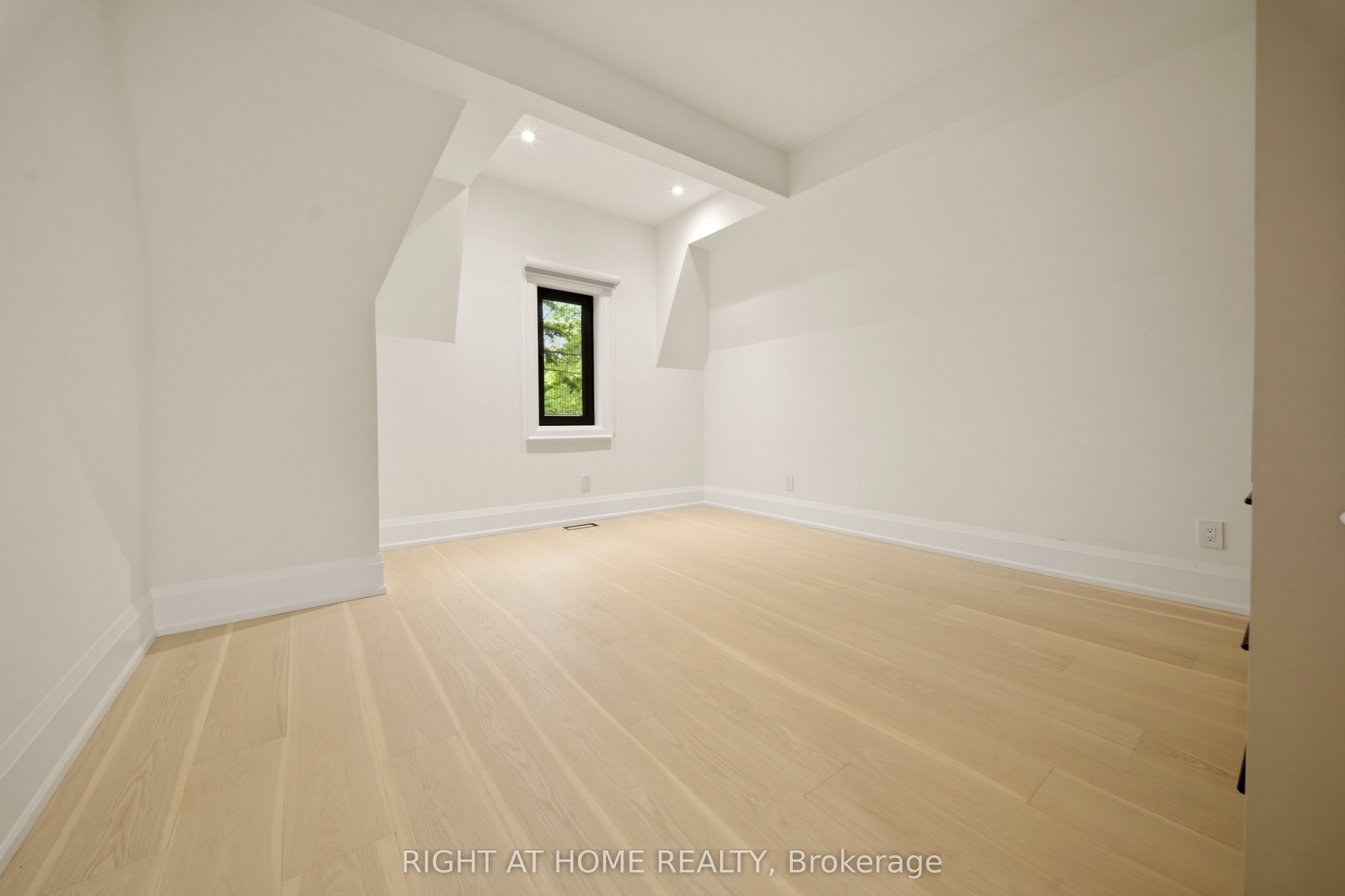 28 Pine Avenue Property Photo 18