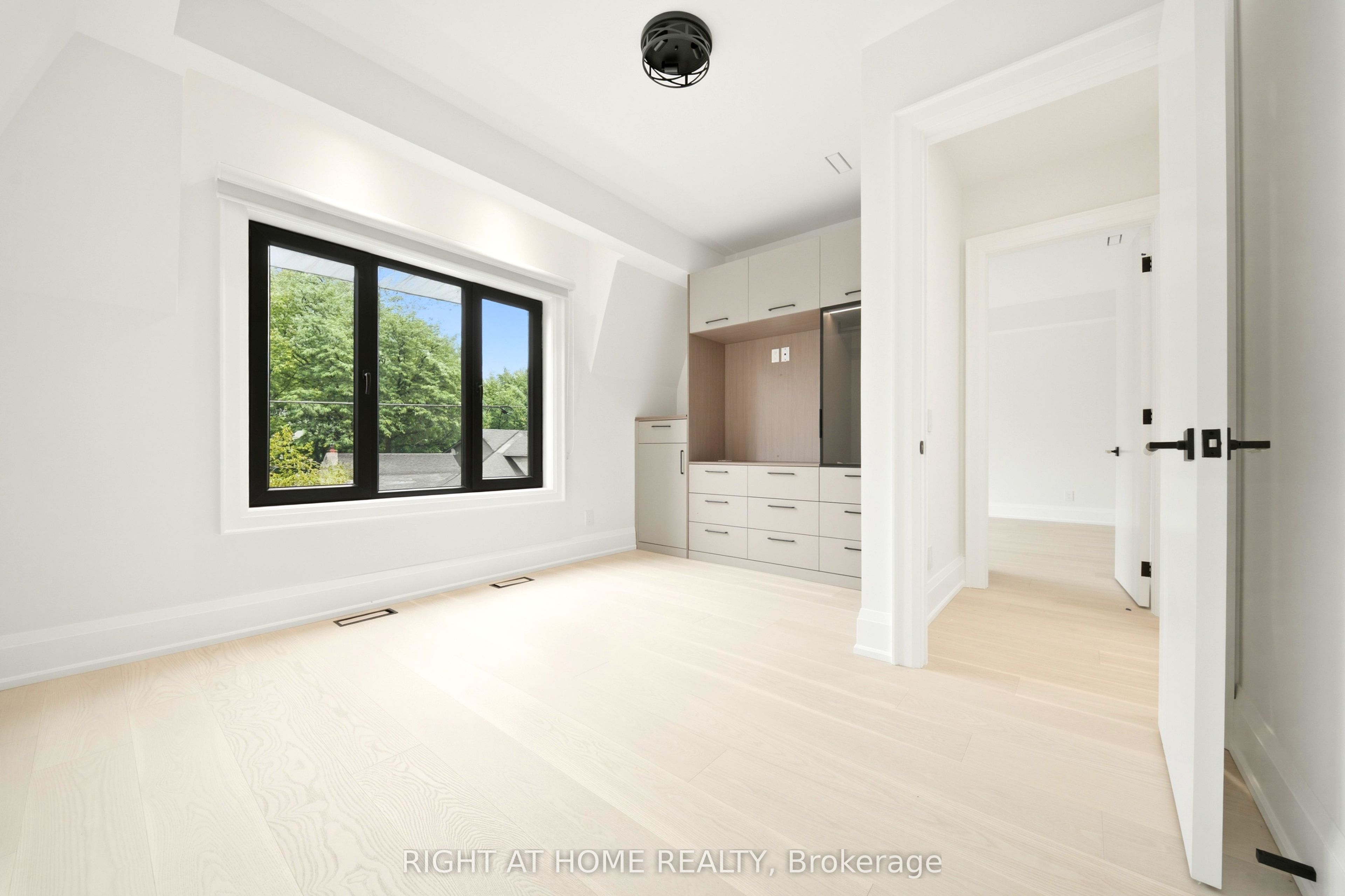 28 Pine Avenue Property Photo 21