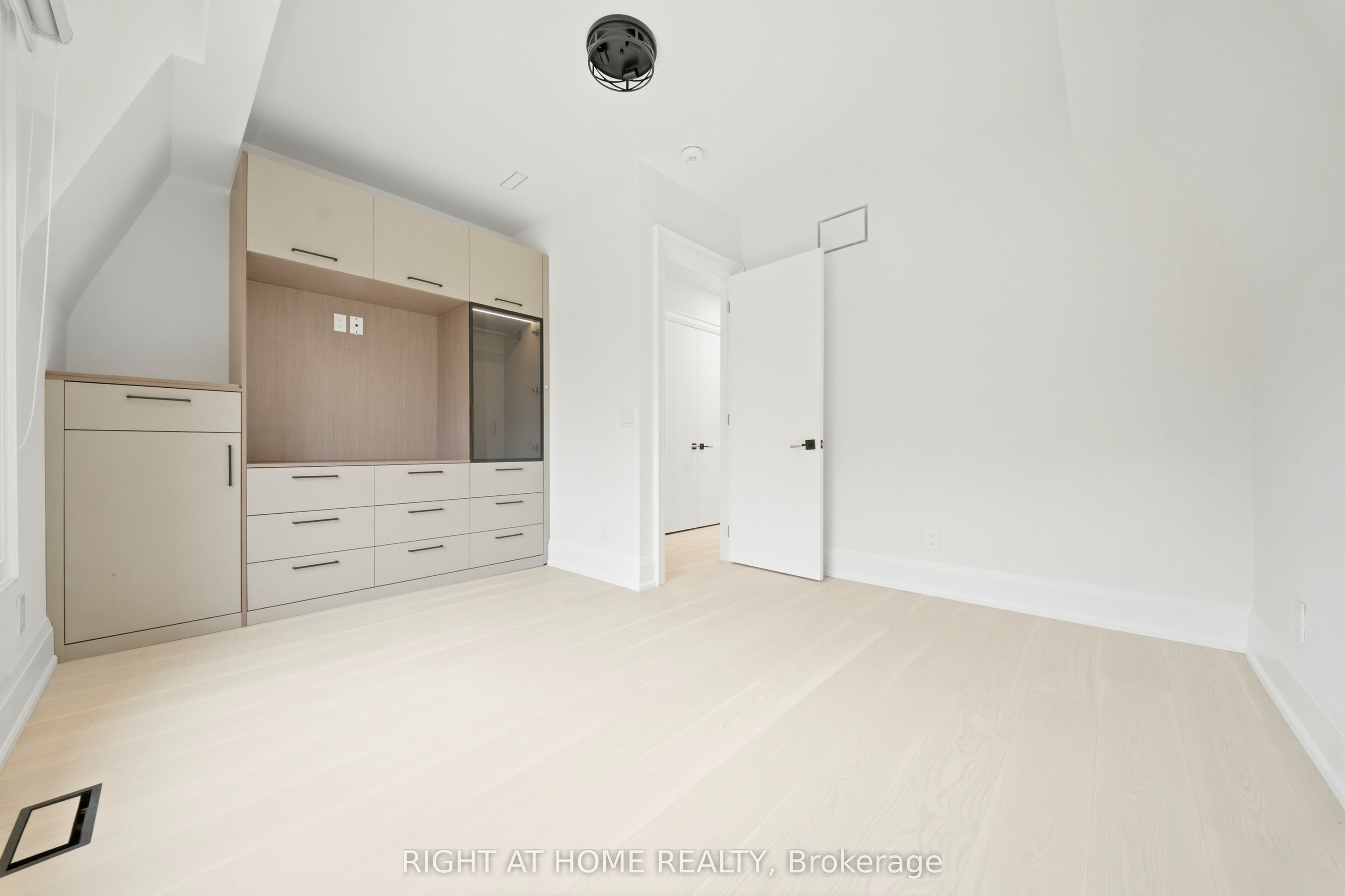 28 Pine Avenue Property Photo 22