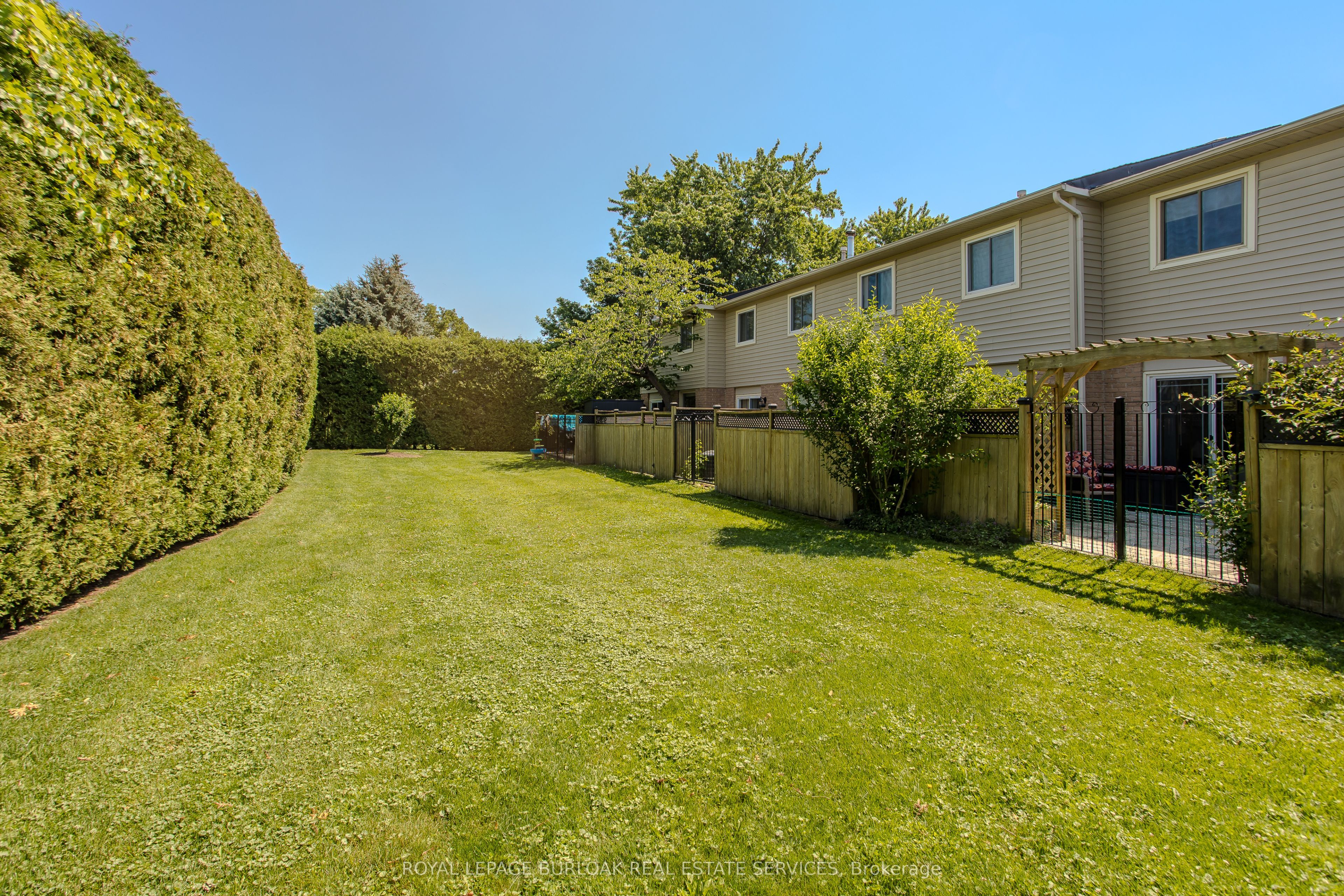 5411 Lakeshore Road 9 Property Photo 4