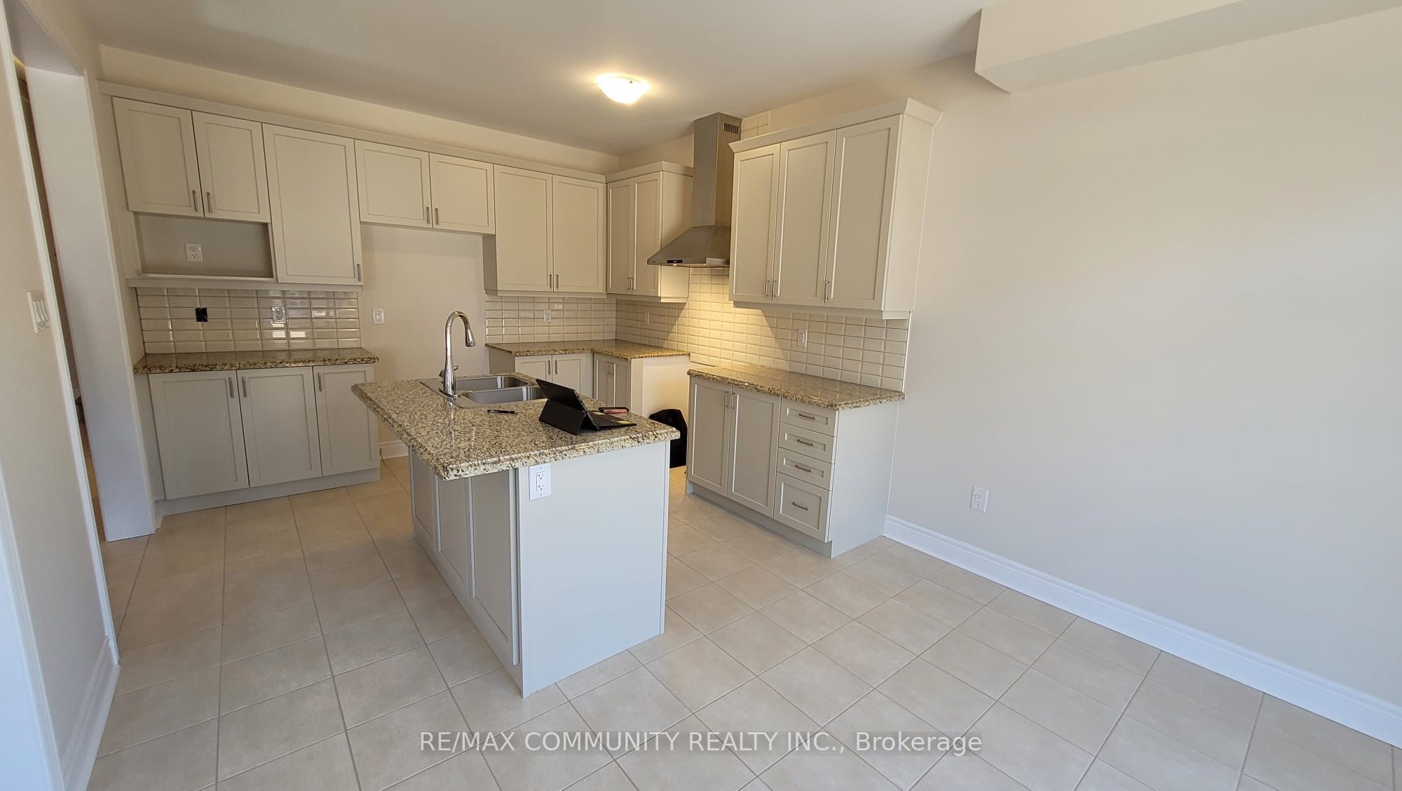 18 Walworth Street Property Photo 2