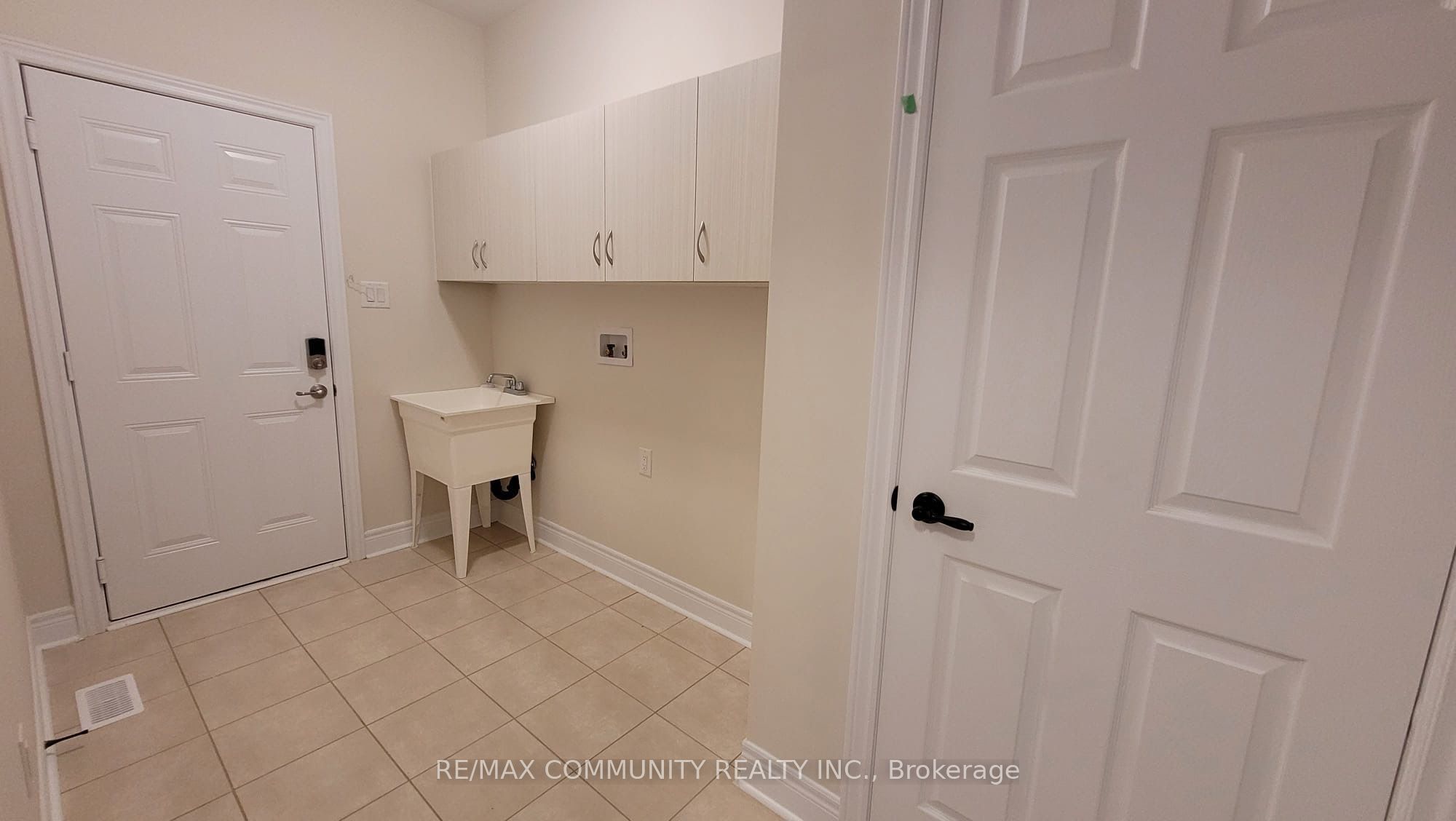 18 Walworth Street Property Photo 9