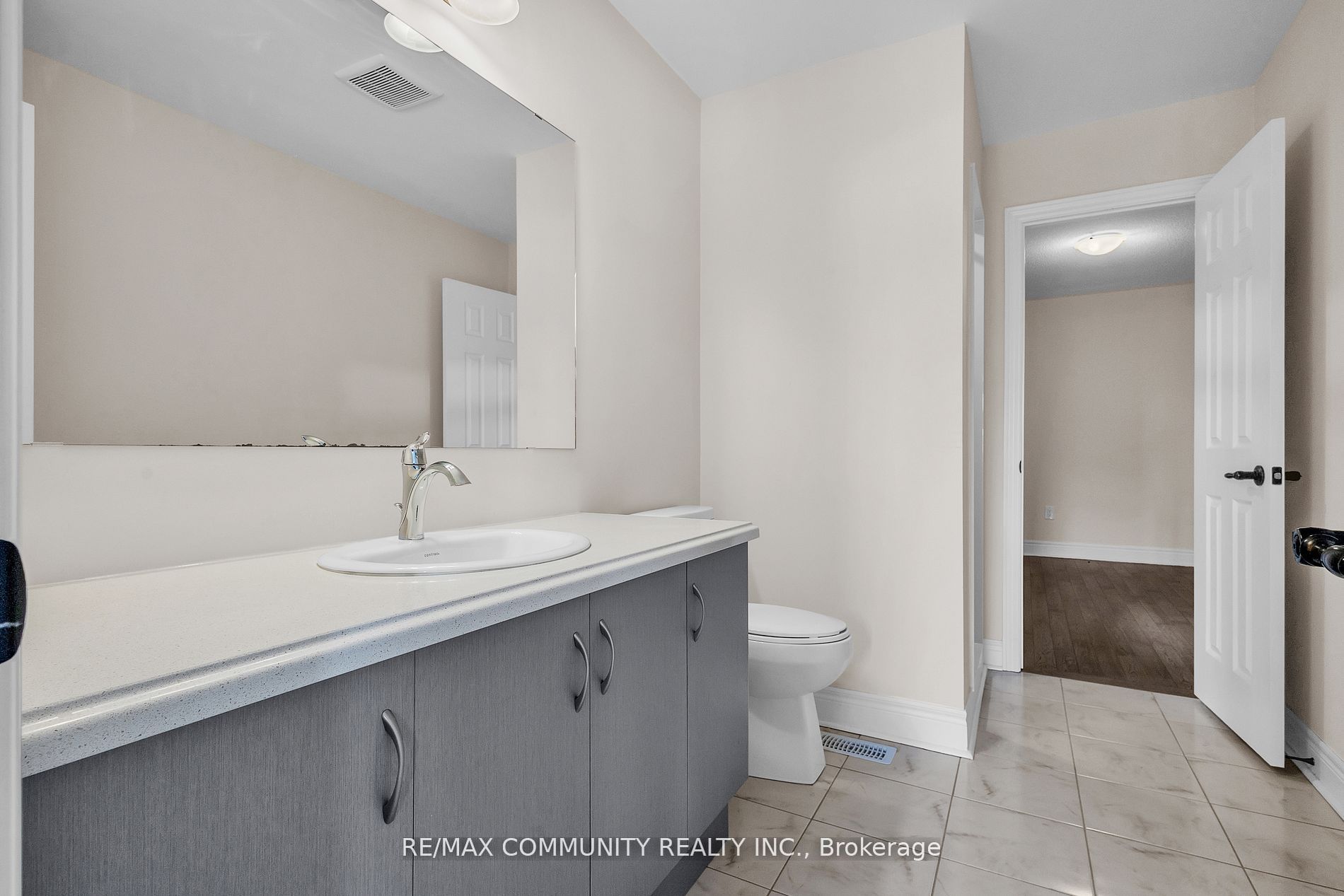 18 Walworth Street Property Photo 32