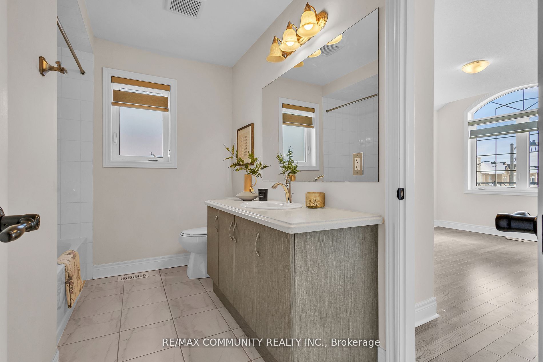18 Walworth Street Property Photo 40