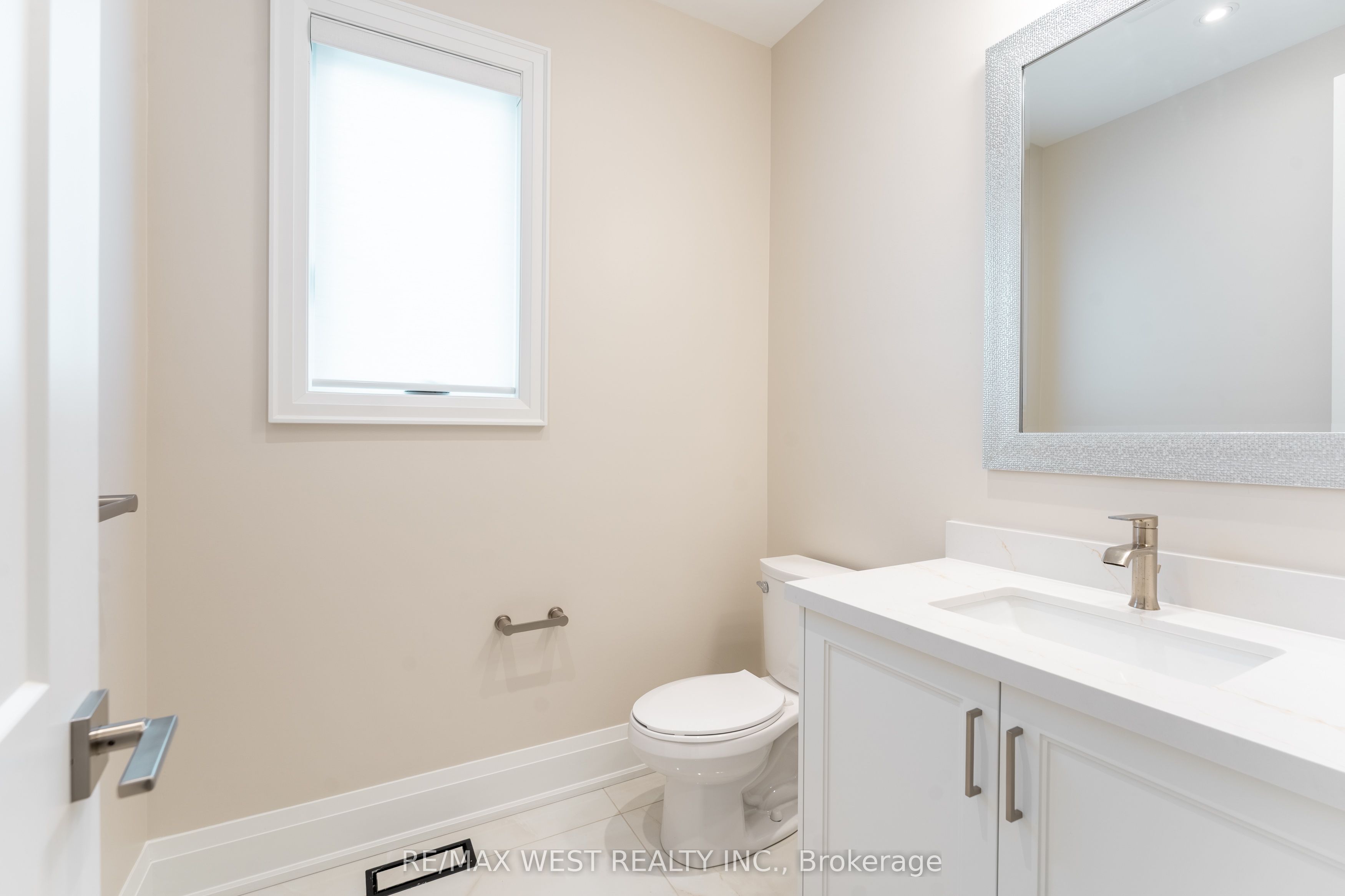119 Jay Street Property Photo 7