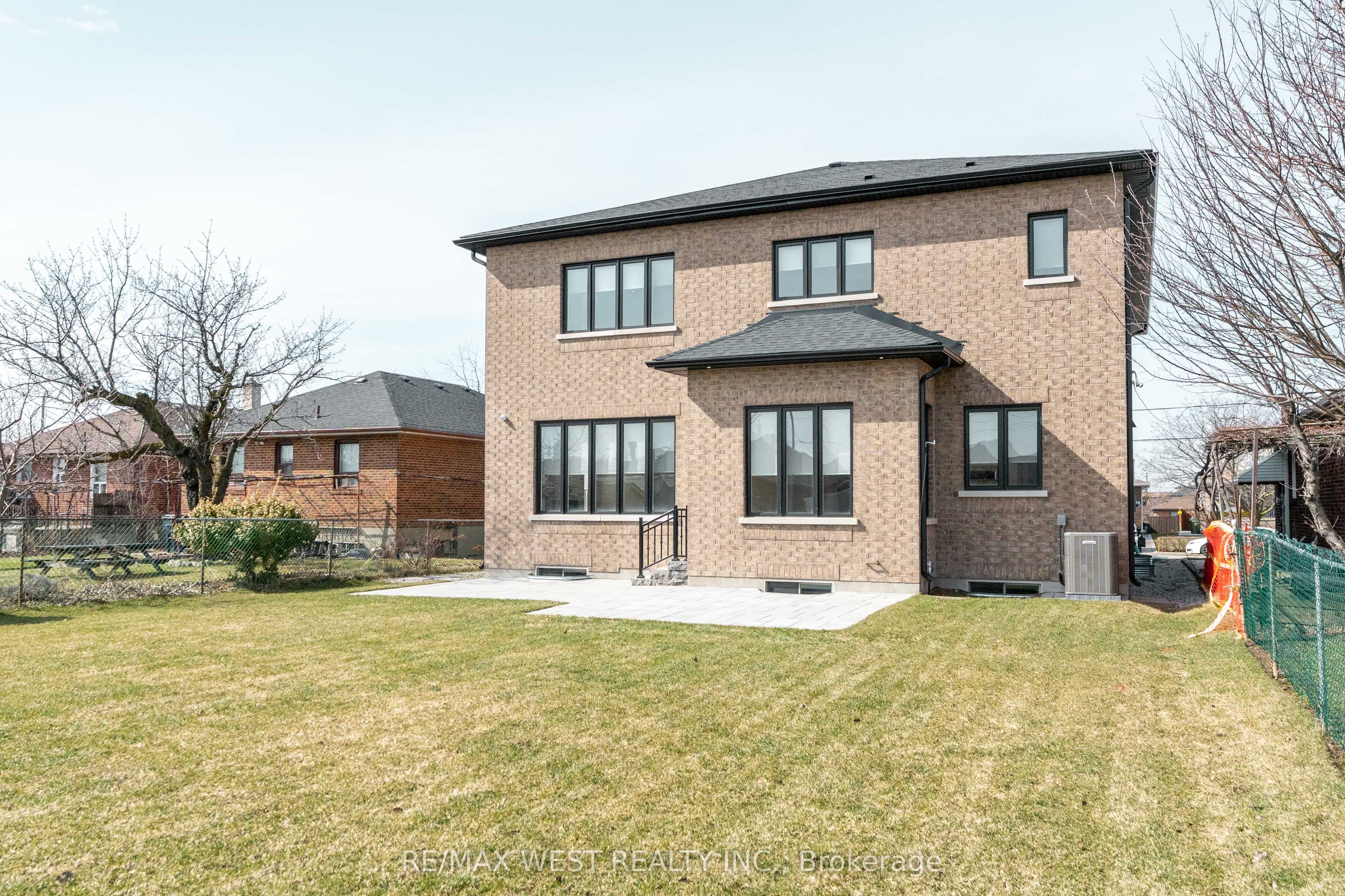 119 Jay Street Property Photo 49