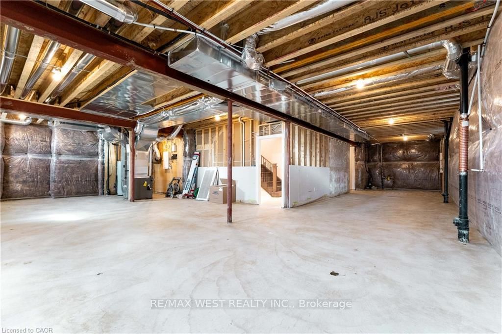 119 Jay Street Property Photo 33