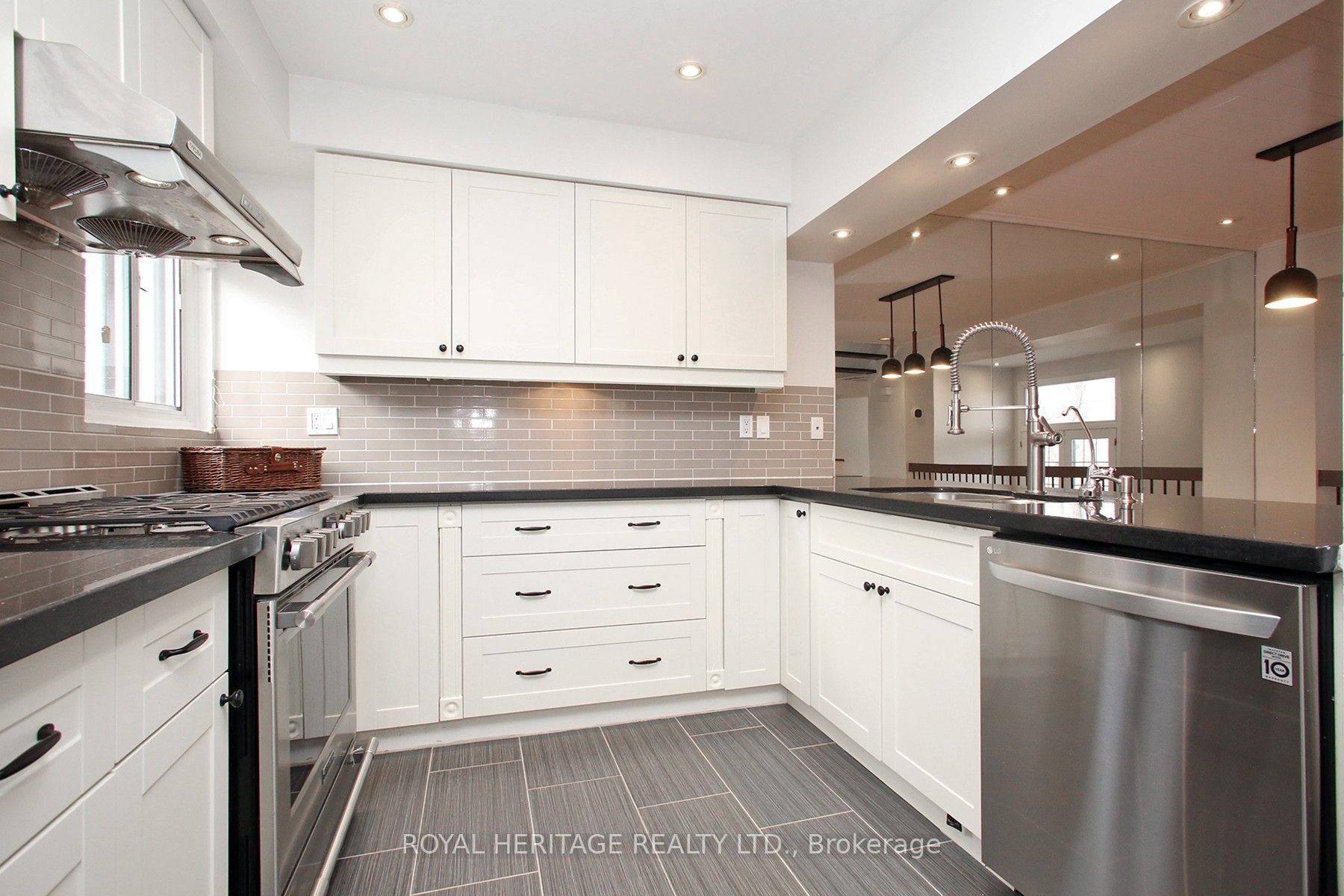 24 Reid Drive 6 Property Photo 4