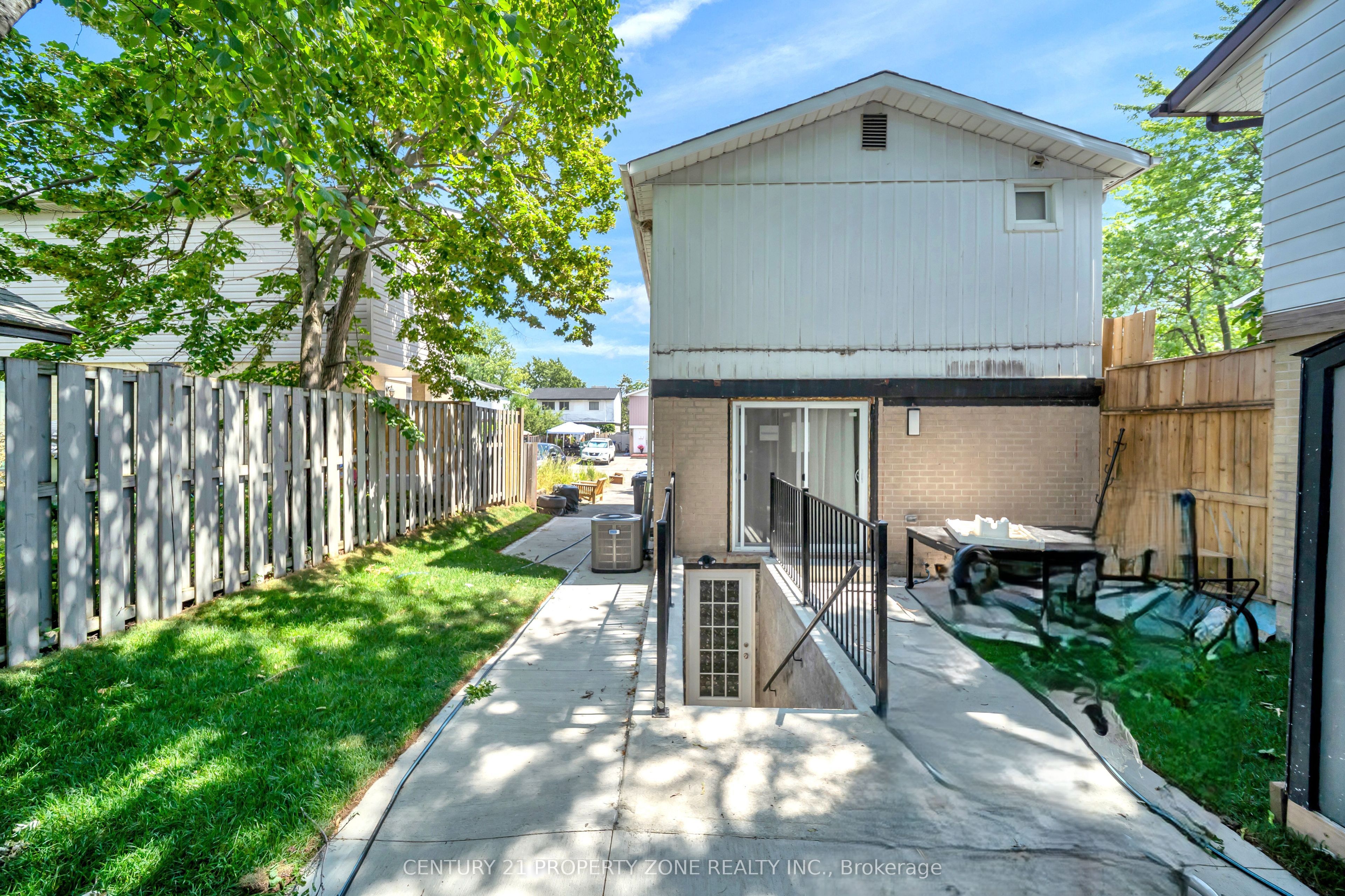 19 Horseshoe Court Property Photo 45