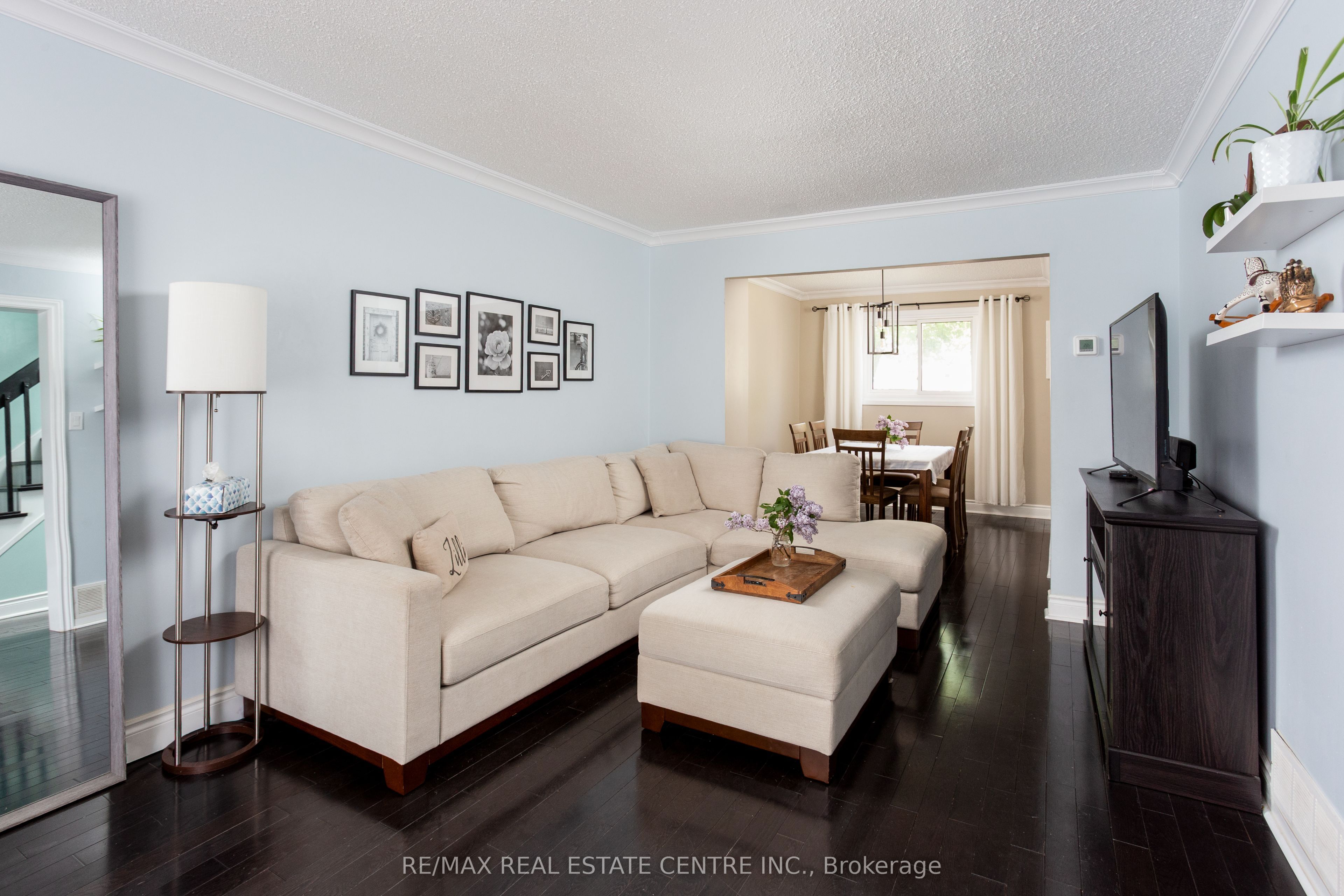 289 Archdekin Drive Property Photo 8