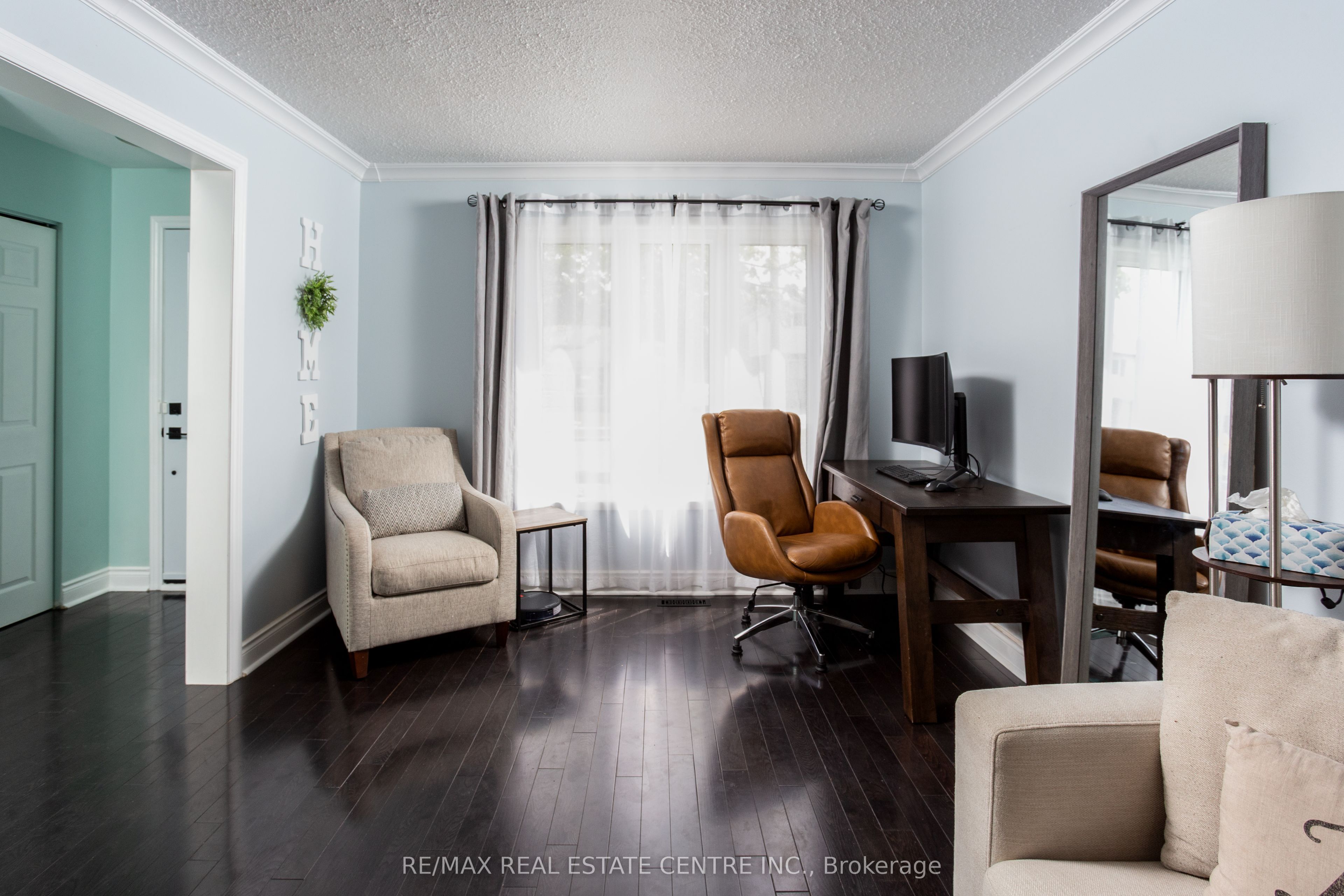289 Archdekin Drive Property Photo 10