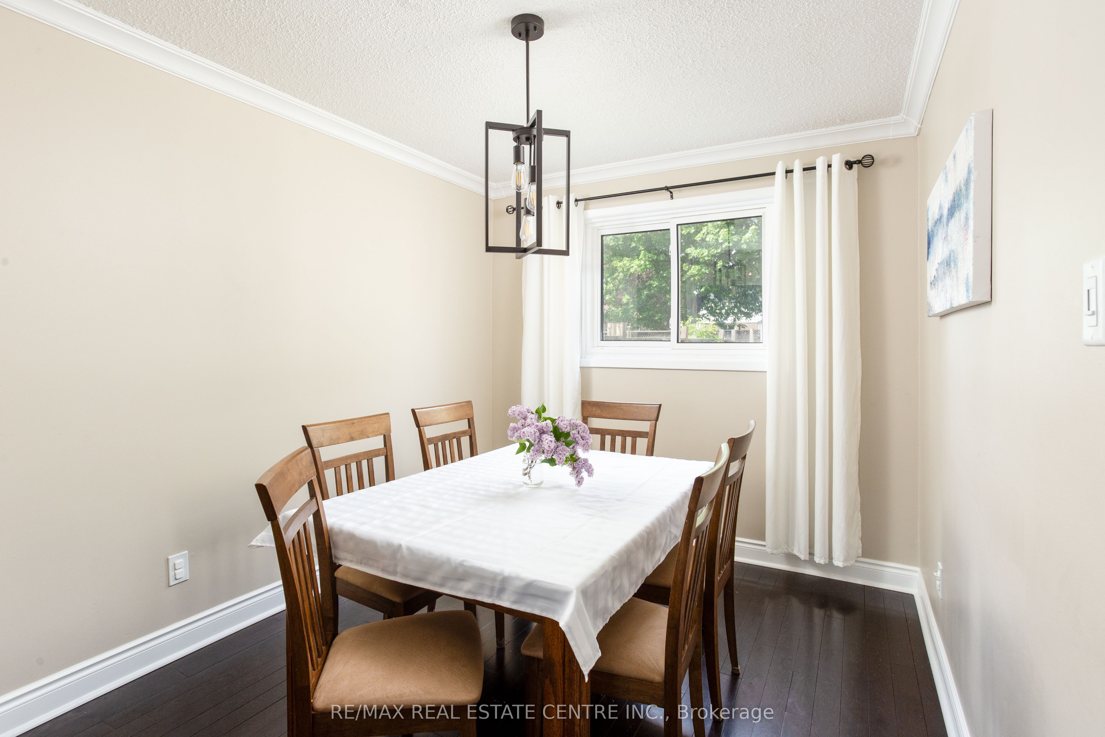 289 Archdekin Drive Property Photo 12