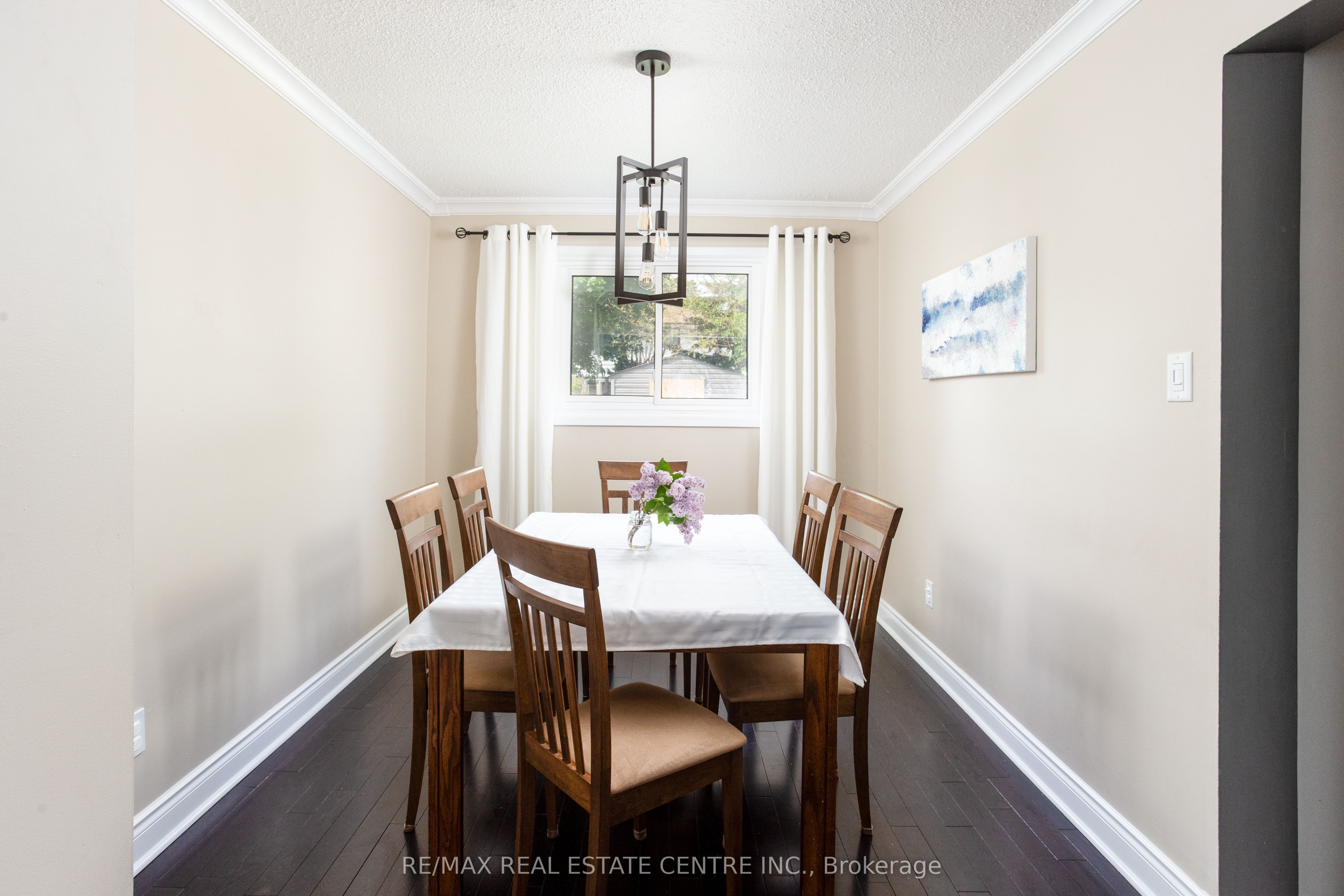 289 Archdekin Drive Property Photo 14