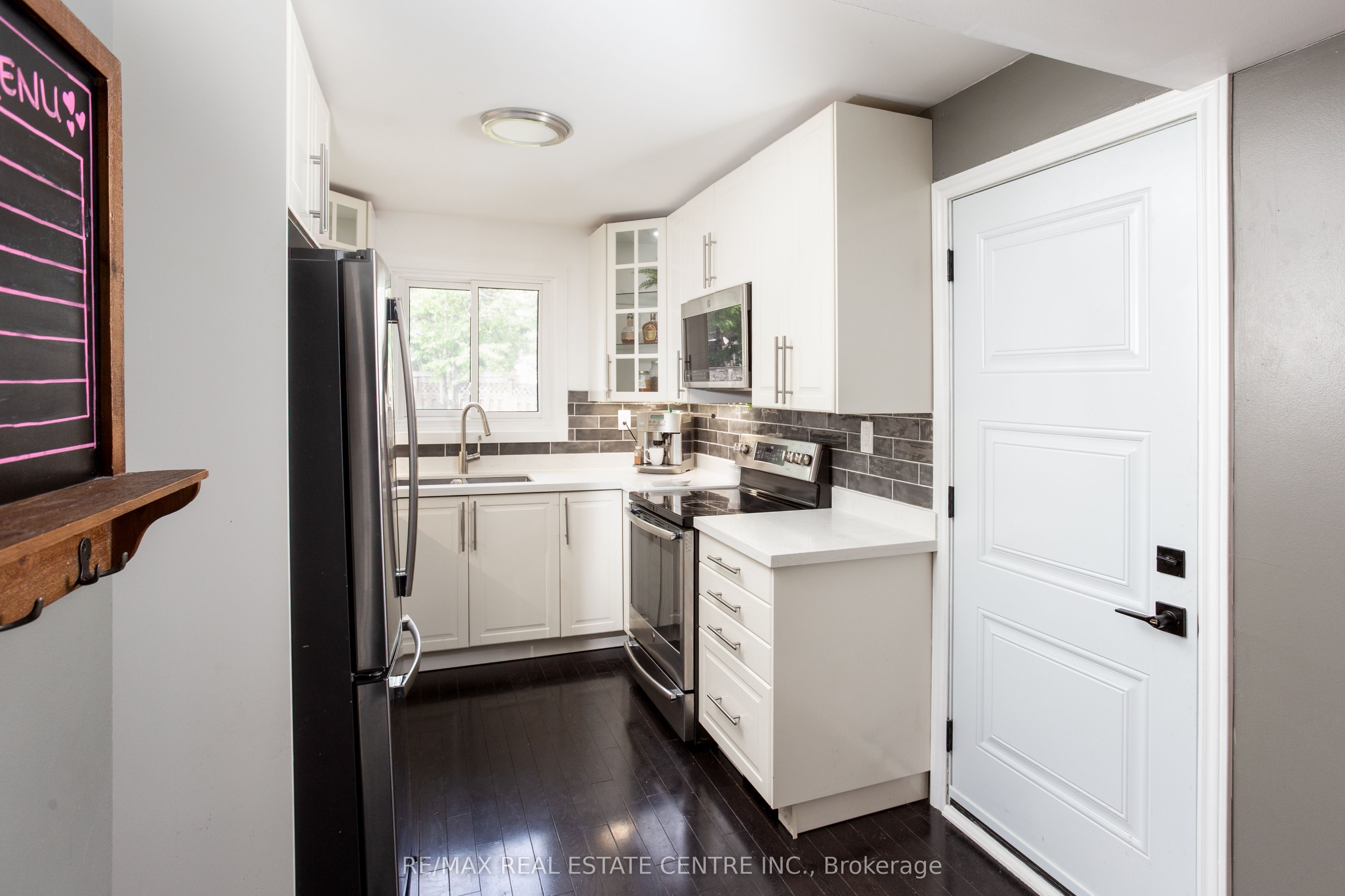 289 Archdekin Drive Property Photo 16