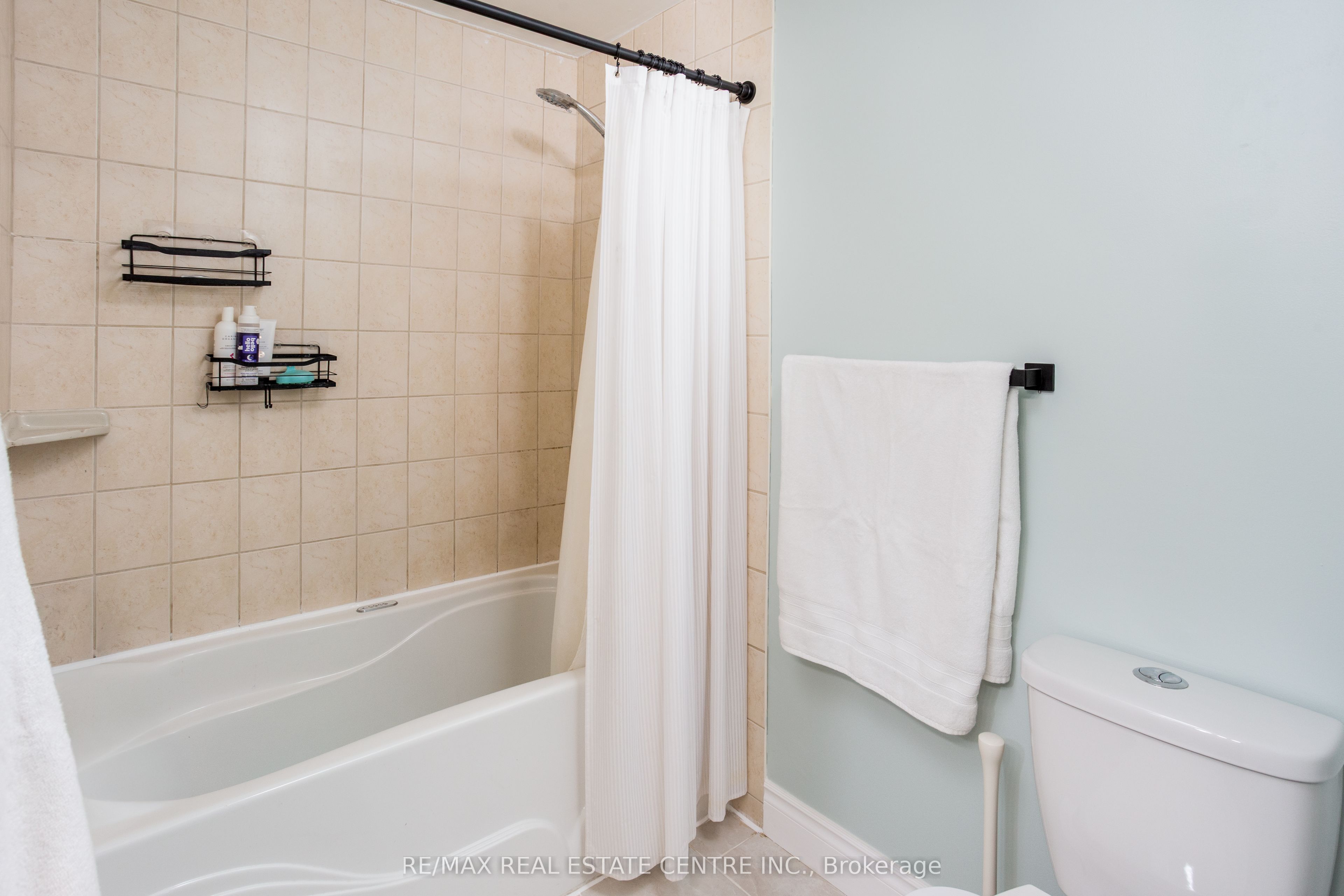 289 Archdekin Drive Property Photo 26