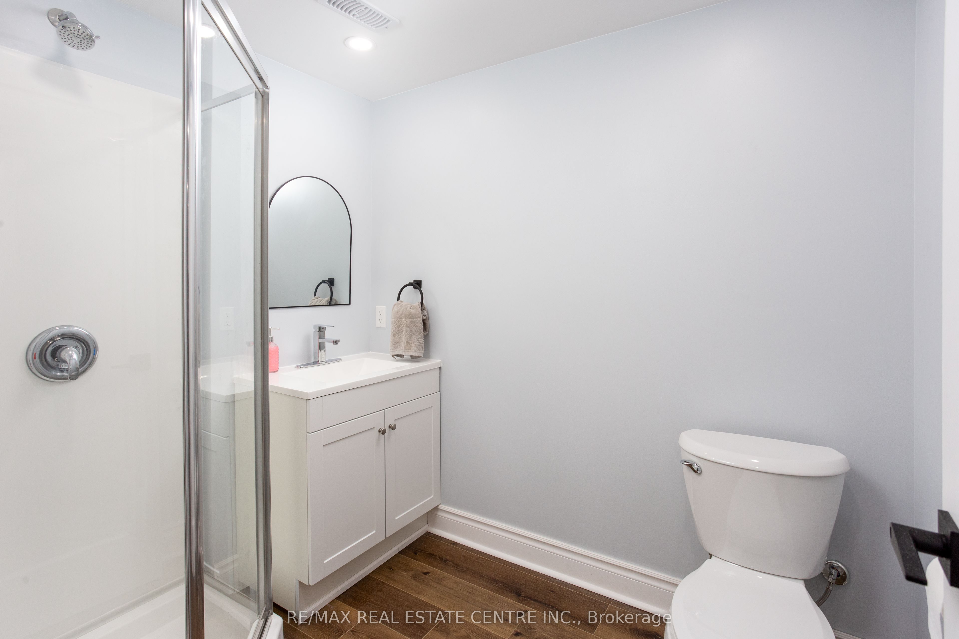 289 Archdekin Drive Property Photo 34