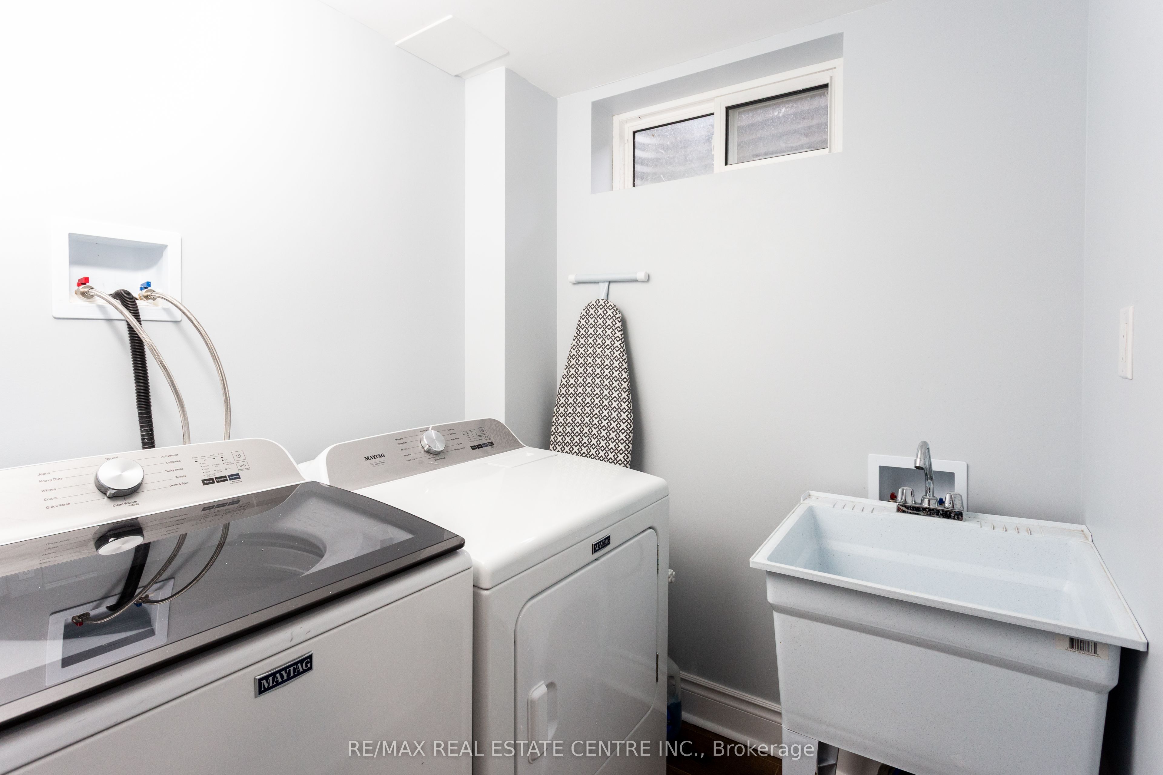 289 Archdekin Drive Property Photo 35
