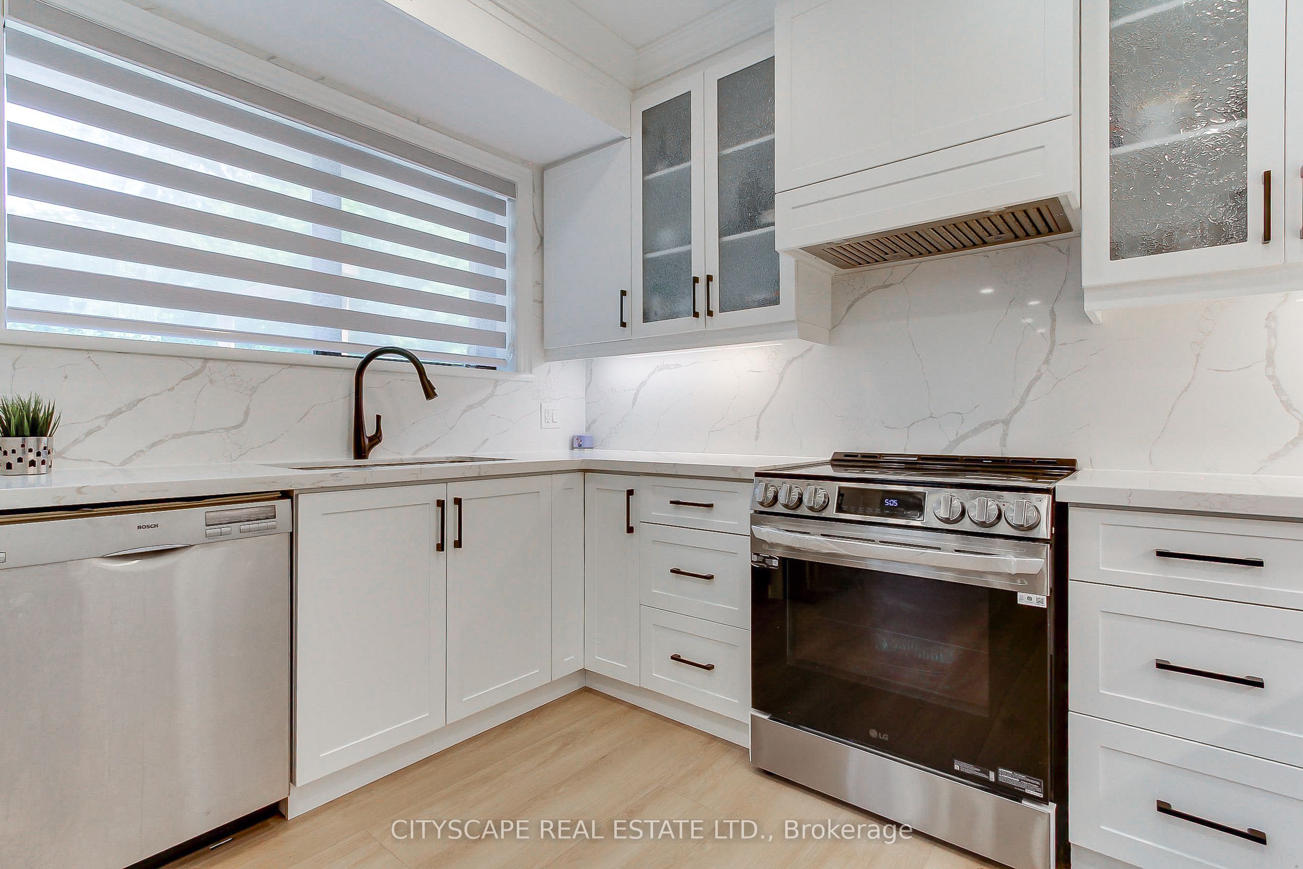1543 Indian Grove Property Photo 8