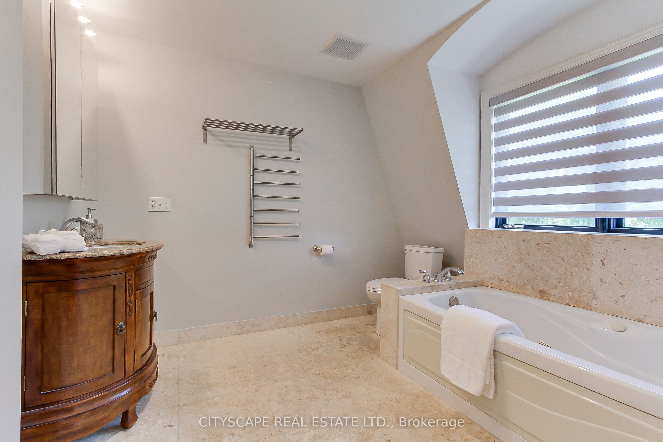 1543 Indian Grove Property Photo 25
