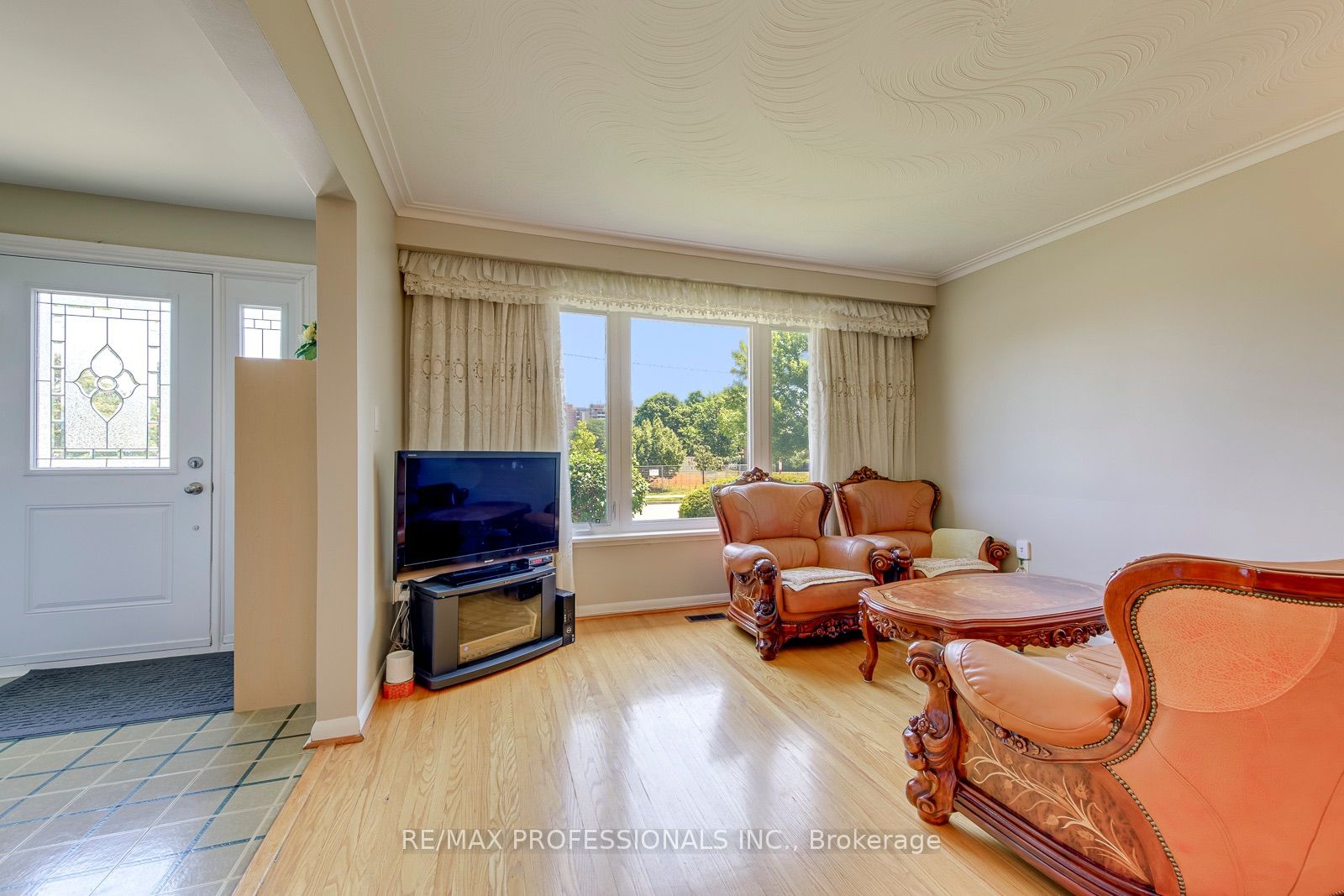 256 Wellesworth Drive Property Photo 4