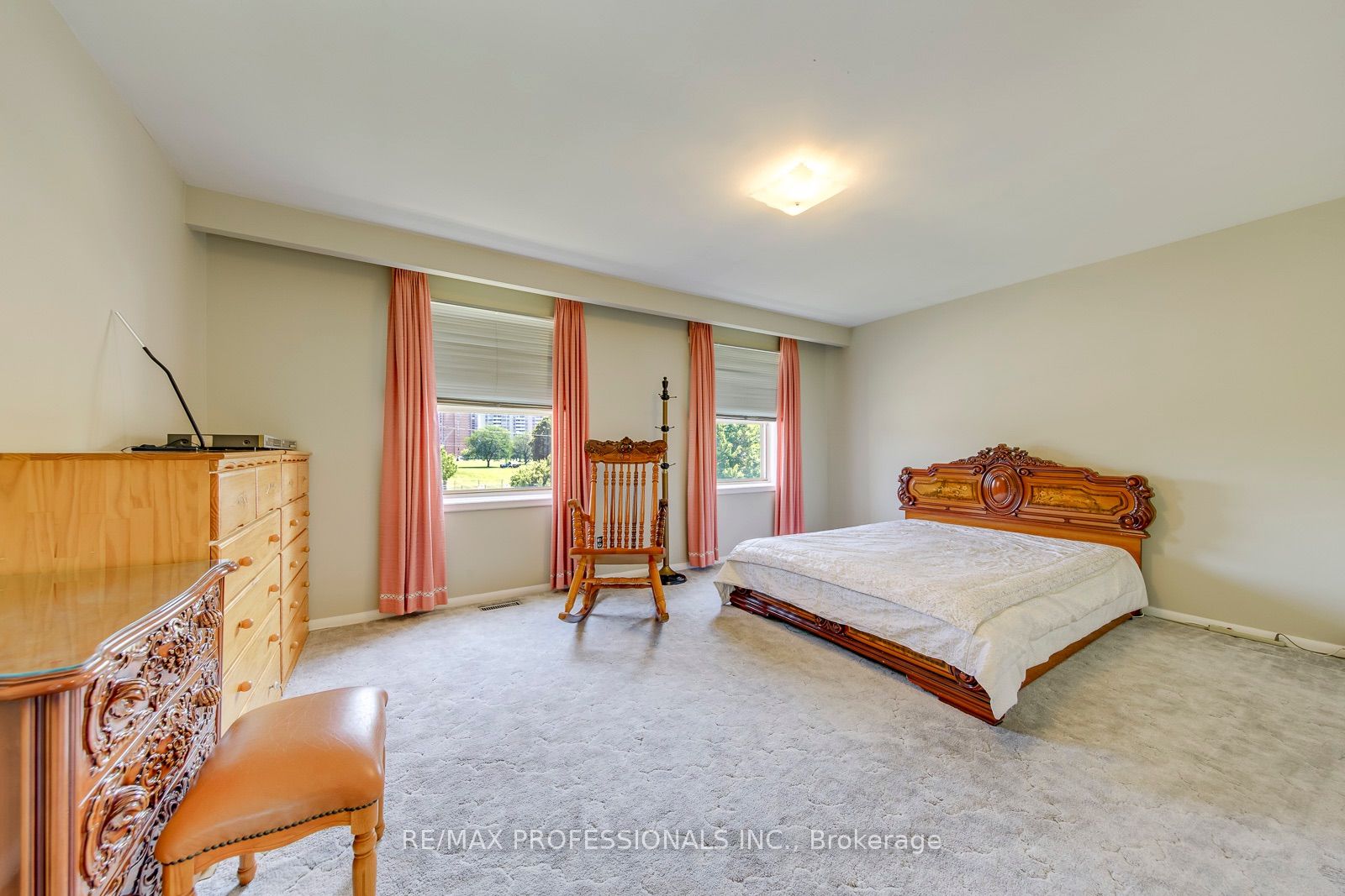 256 Wellesworth Drive Property Photo 13