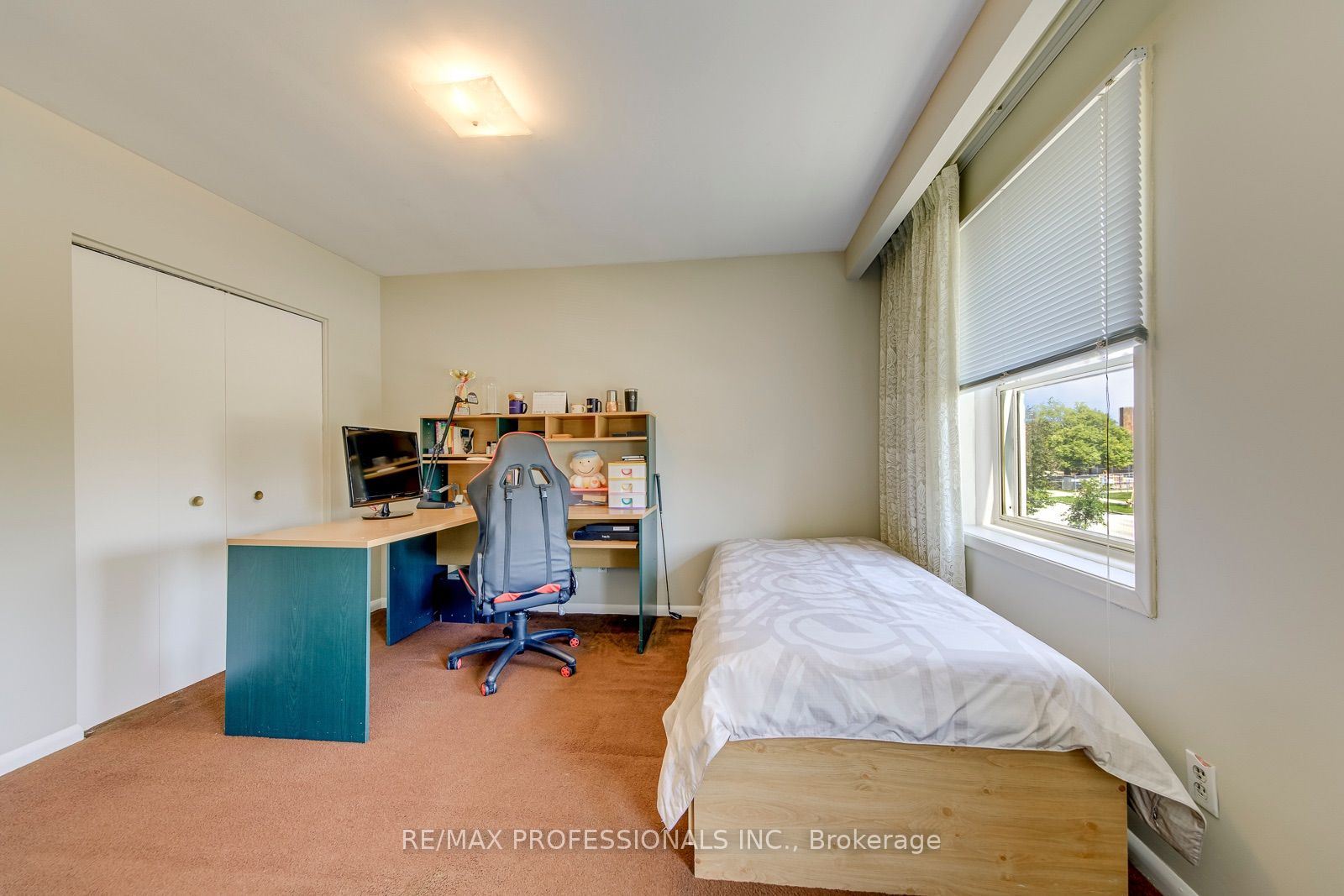 256 Wellesworth Drive Property Photo 15