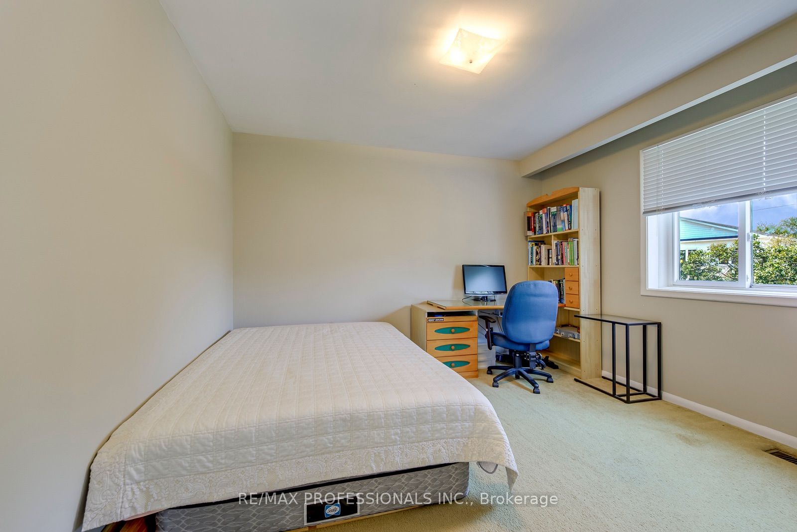 256 Wellesworth Drive Property Photo 17