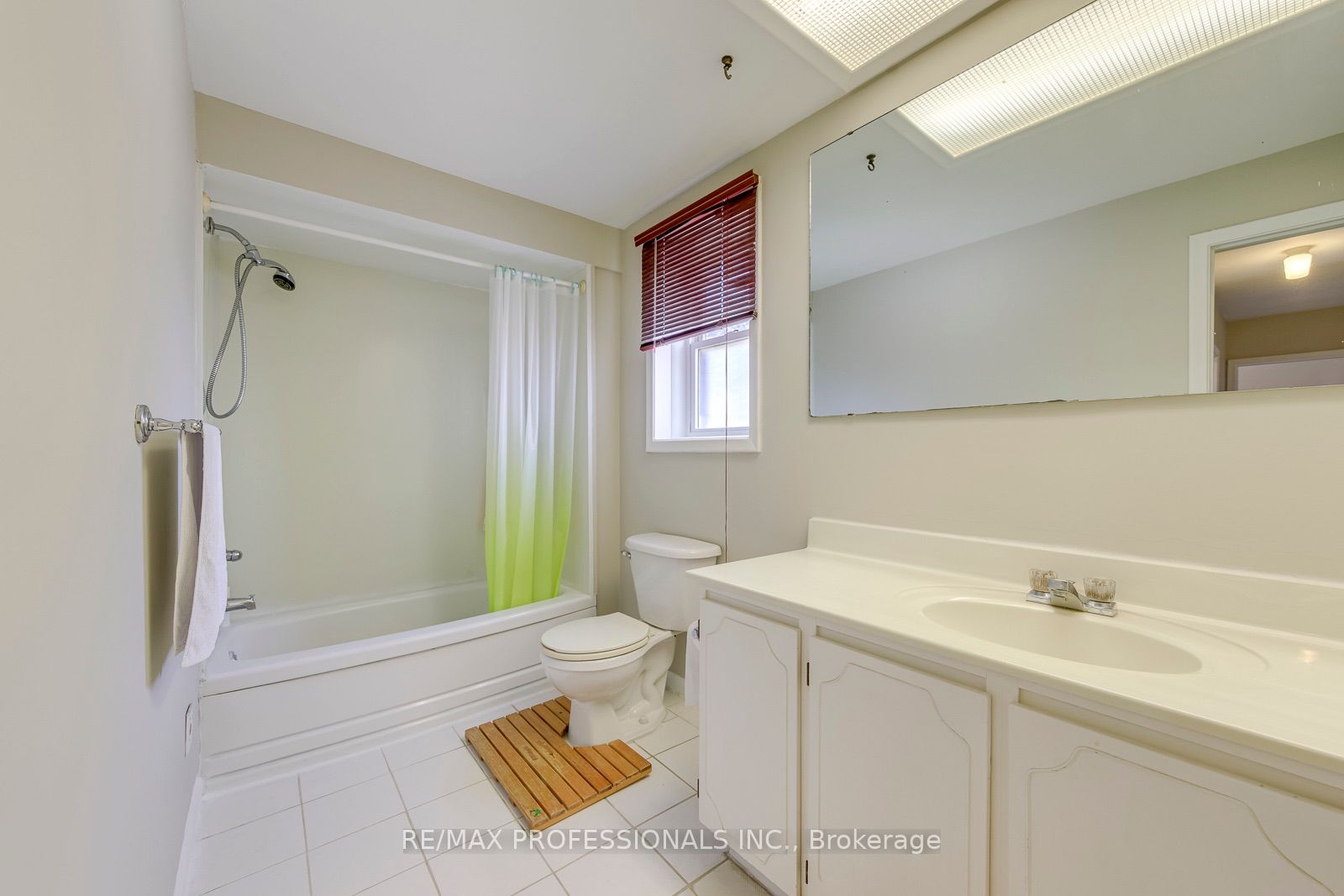 256 Wellesworth Drive Property Photo 18