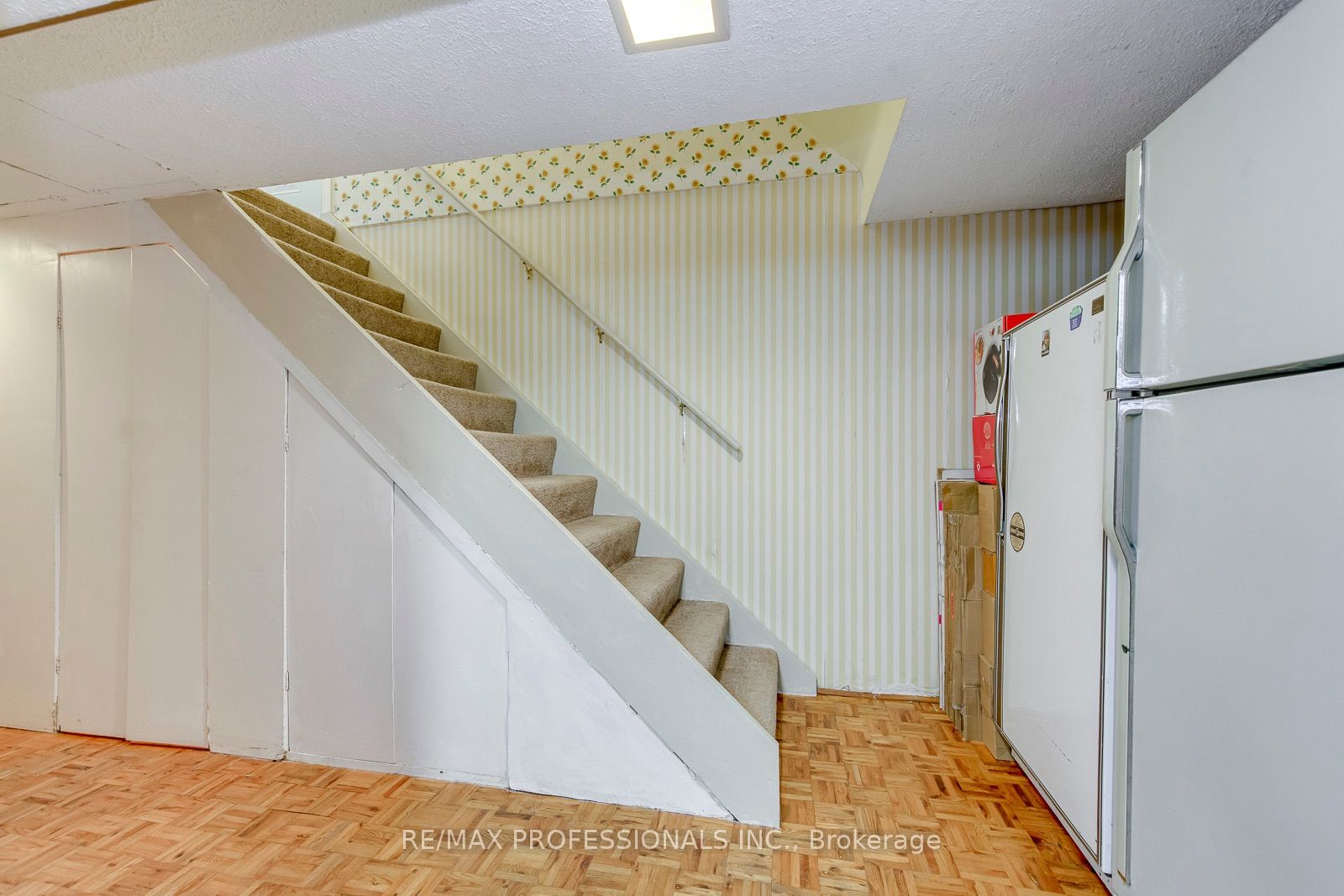256 Wellesworth Drive Property Photo 20