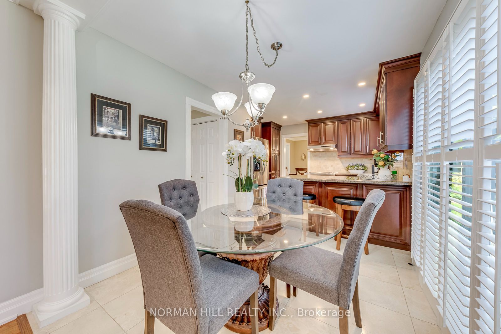 2491 Woburn Crescent Property Photo 18