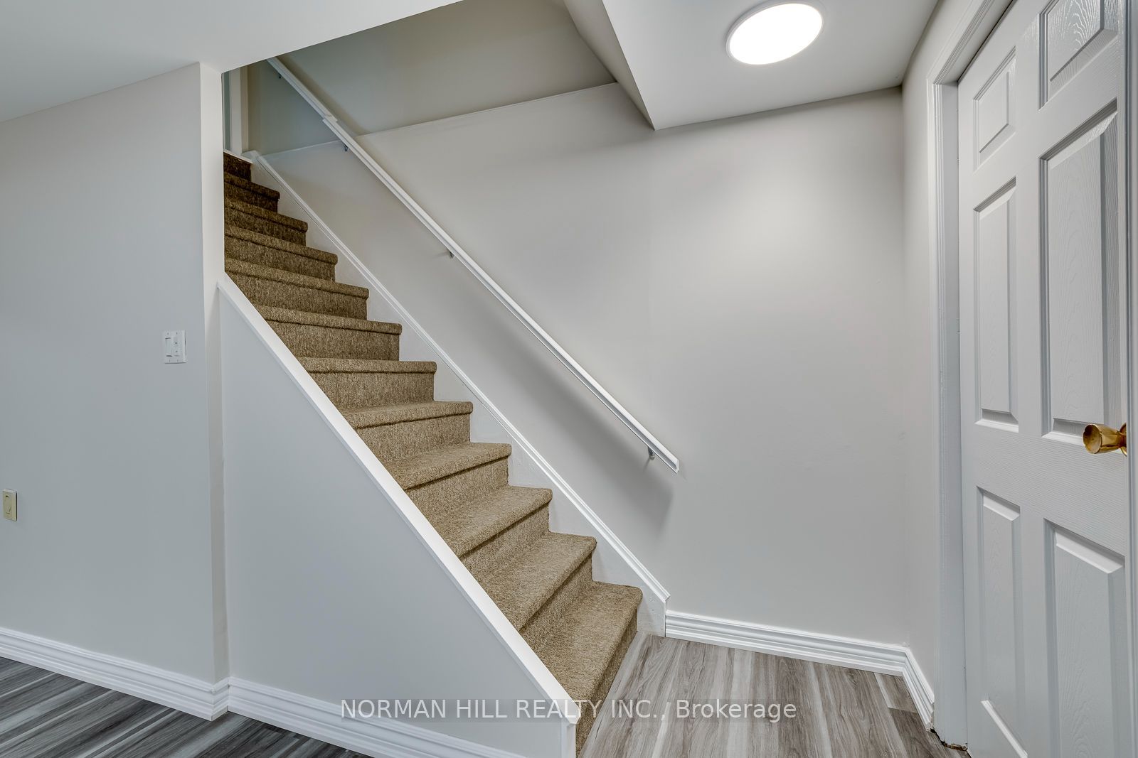 2491 Woburn Crescent Property Photo 34