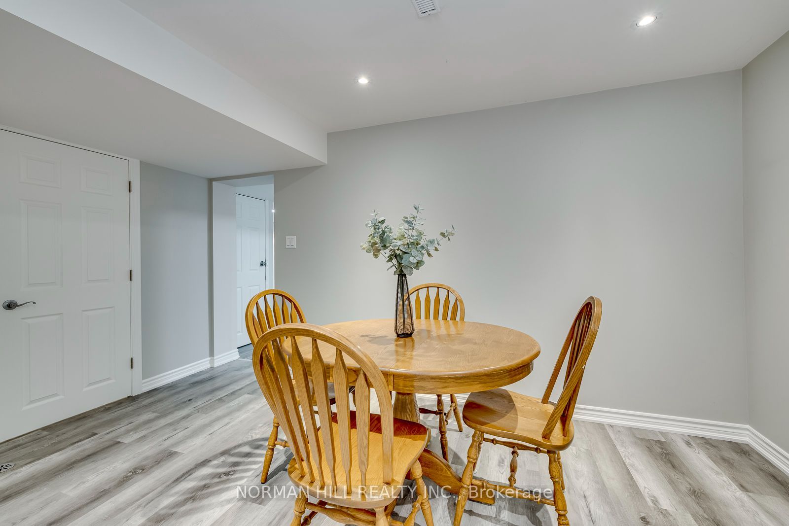 2491 Woburn Crescent Property Photo 42