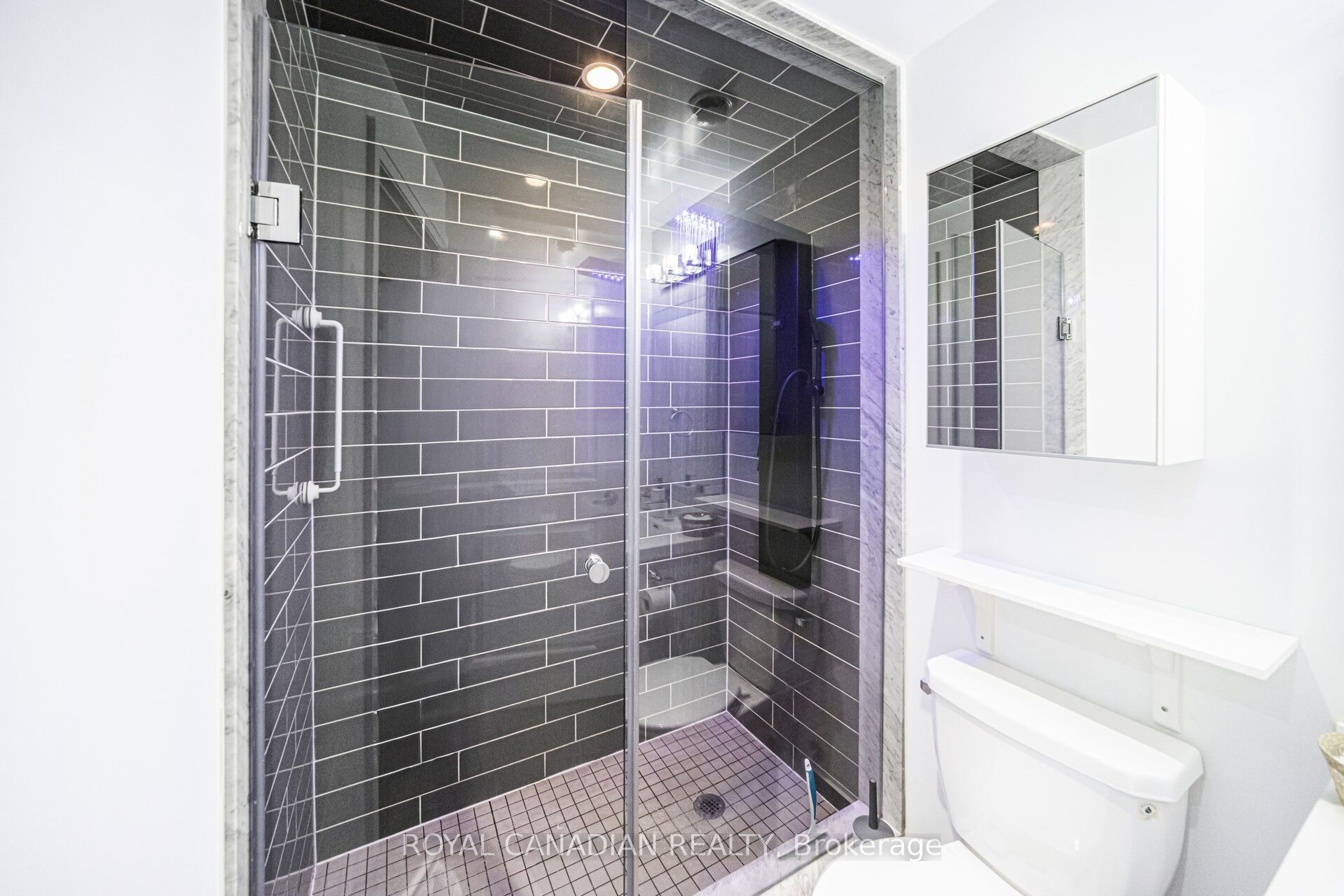 55 Speers Road 308 Property Photo 37
