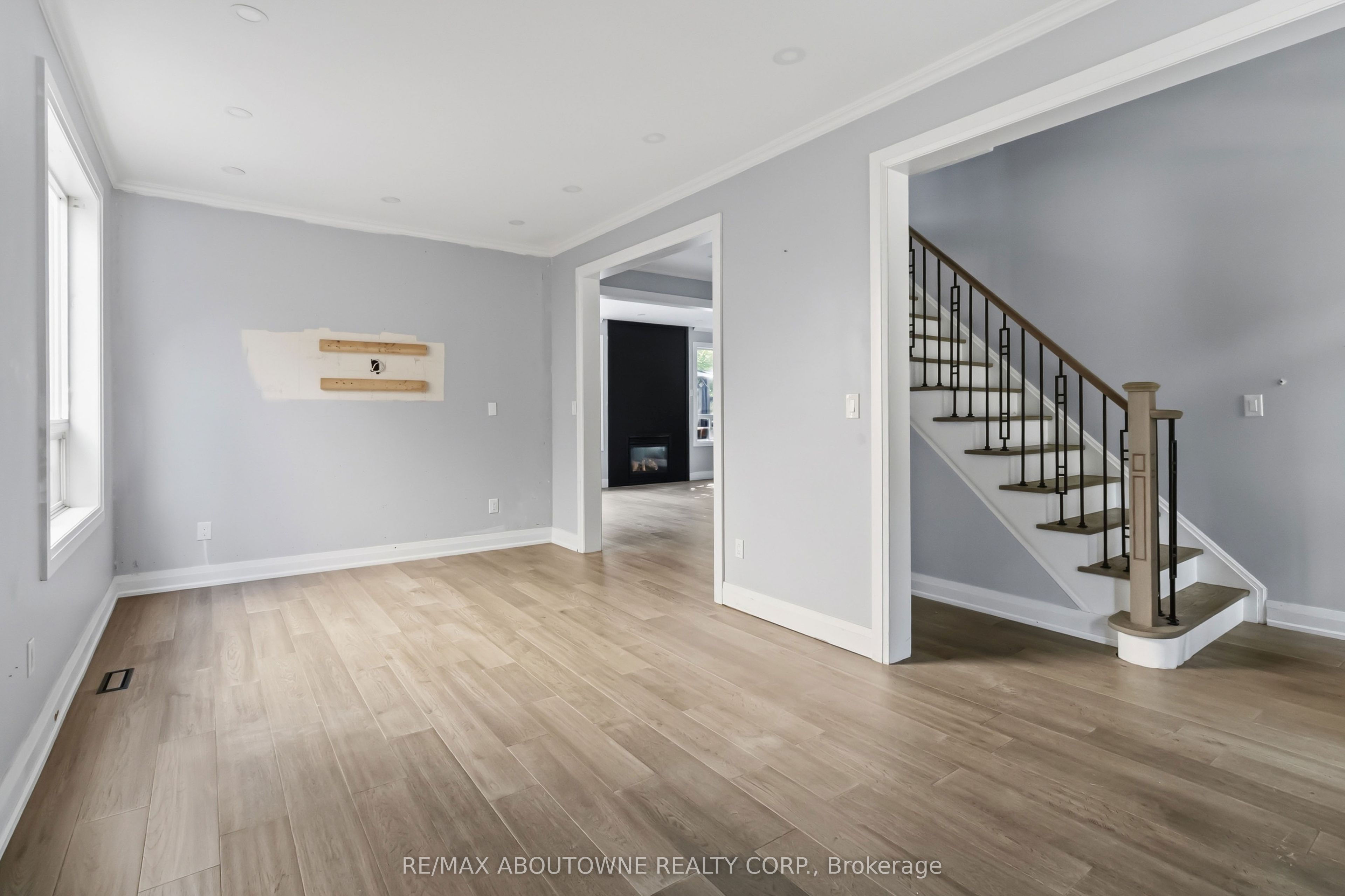 930 Lancaster Boulevard Property Photo 6