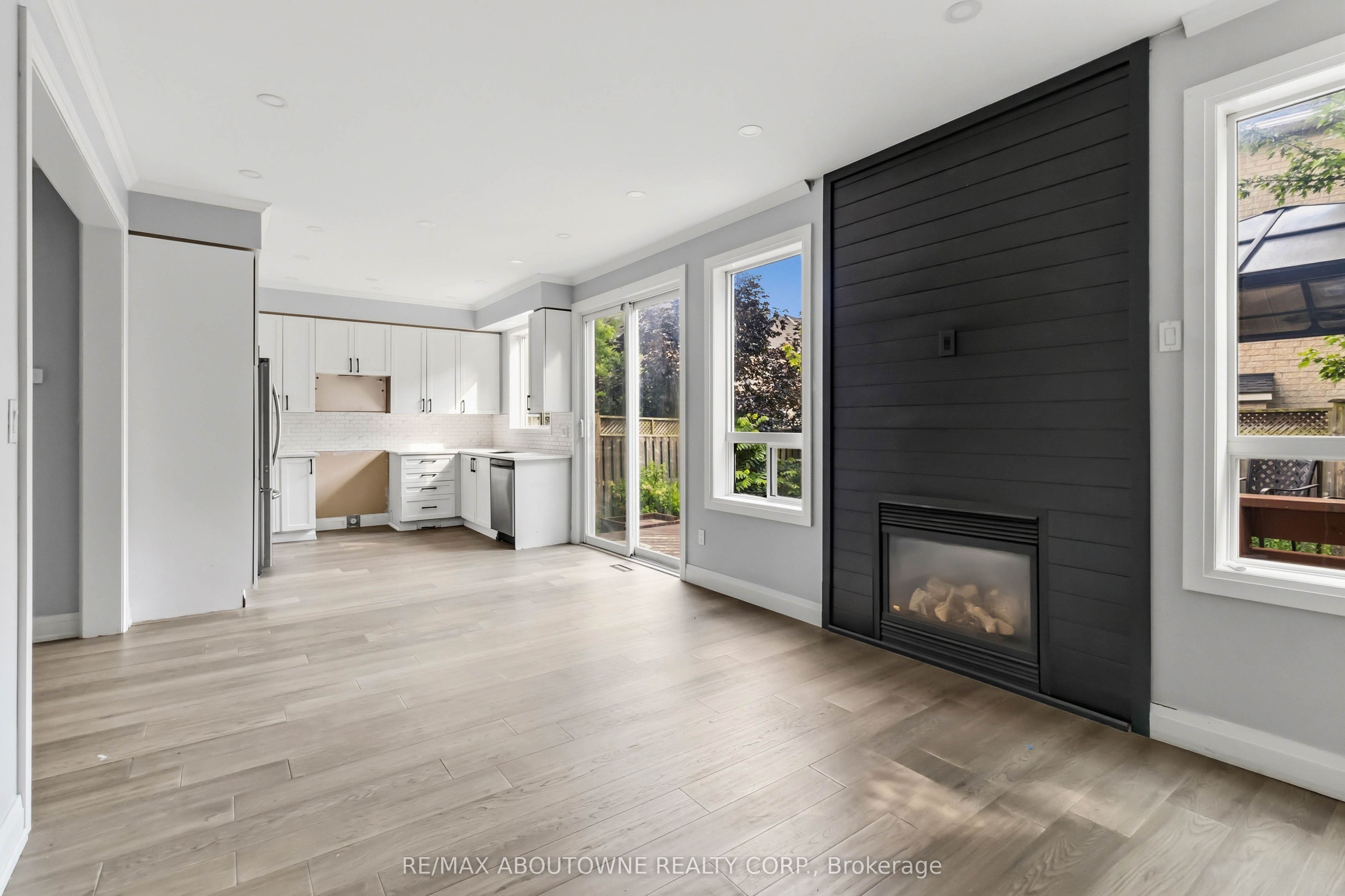 930 Lancaster Boulevard Property Photo 14