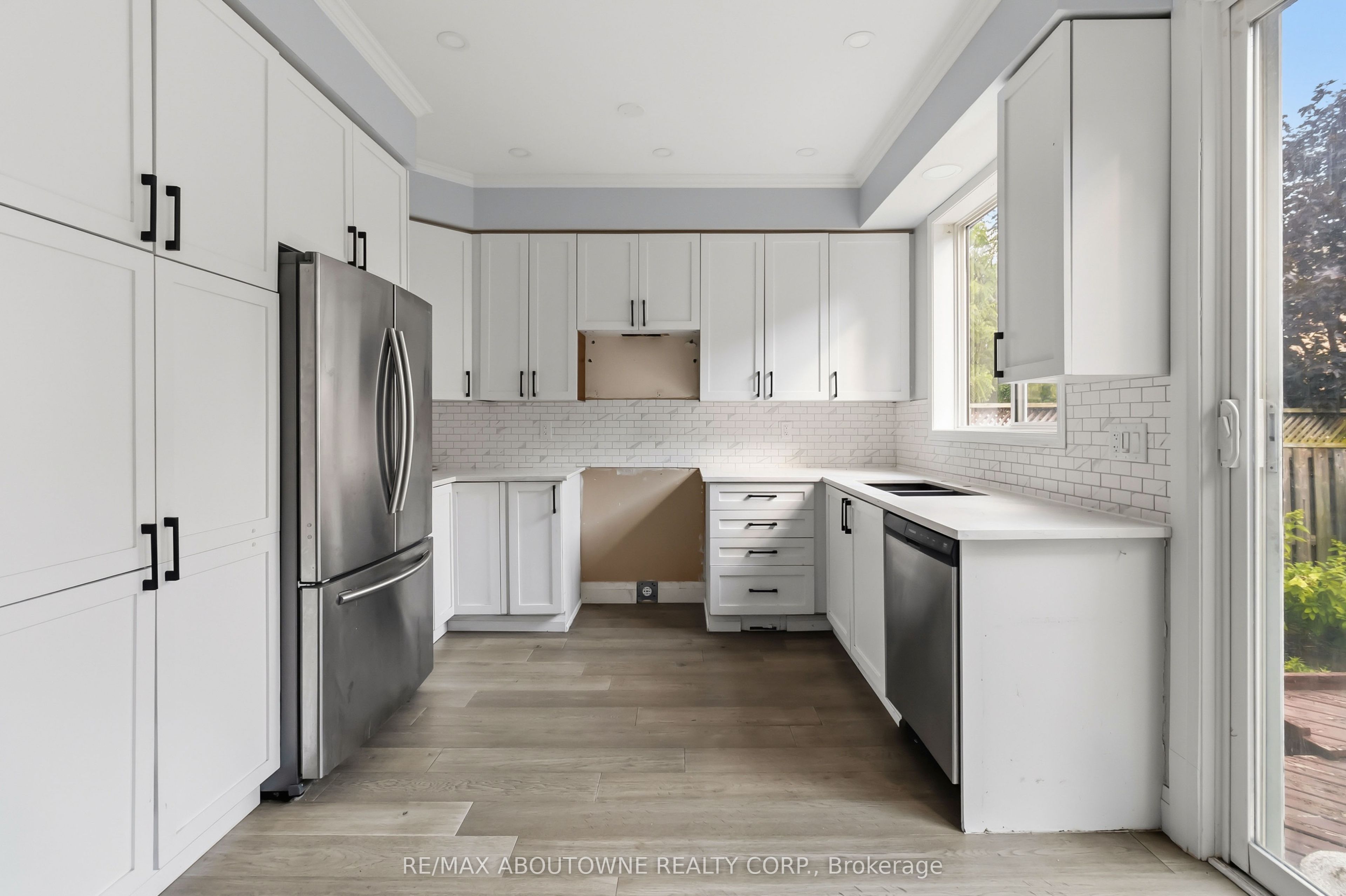 930 Lancaster Boulevard Property Photo 15