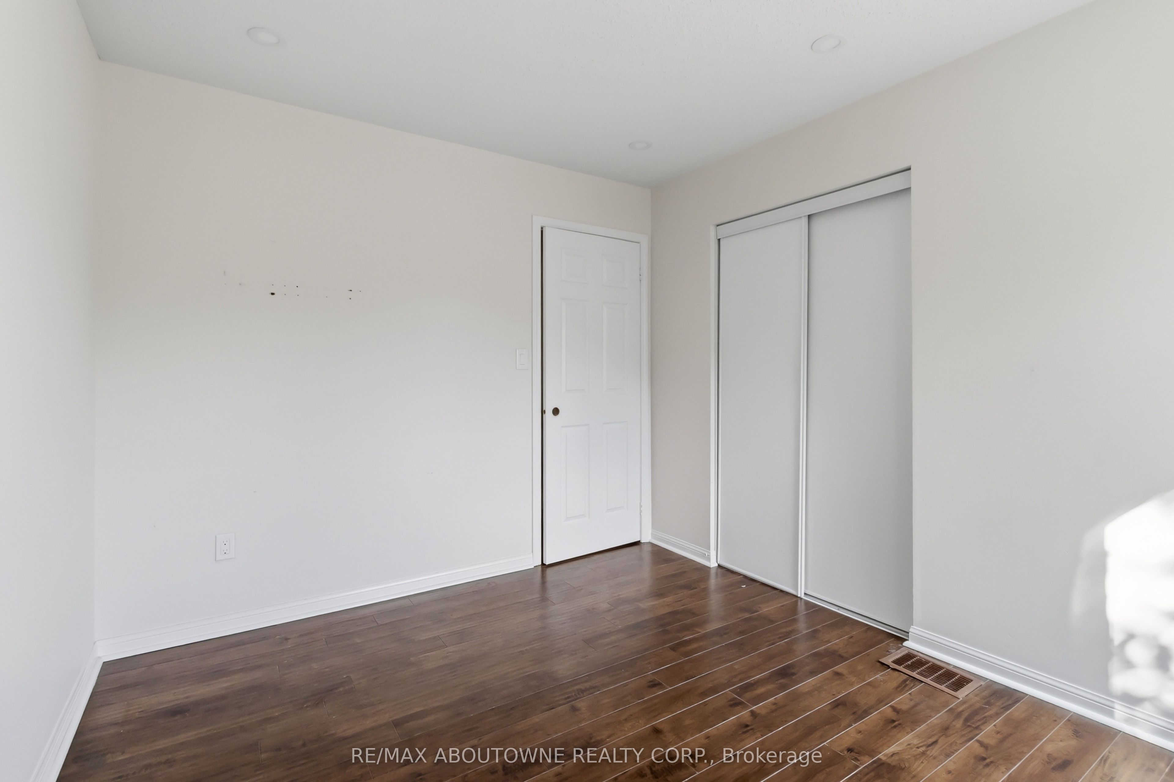 930 Lancaster Boulevard Property Photo 21