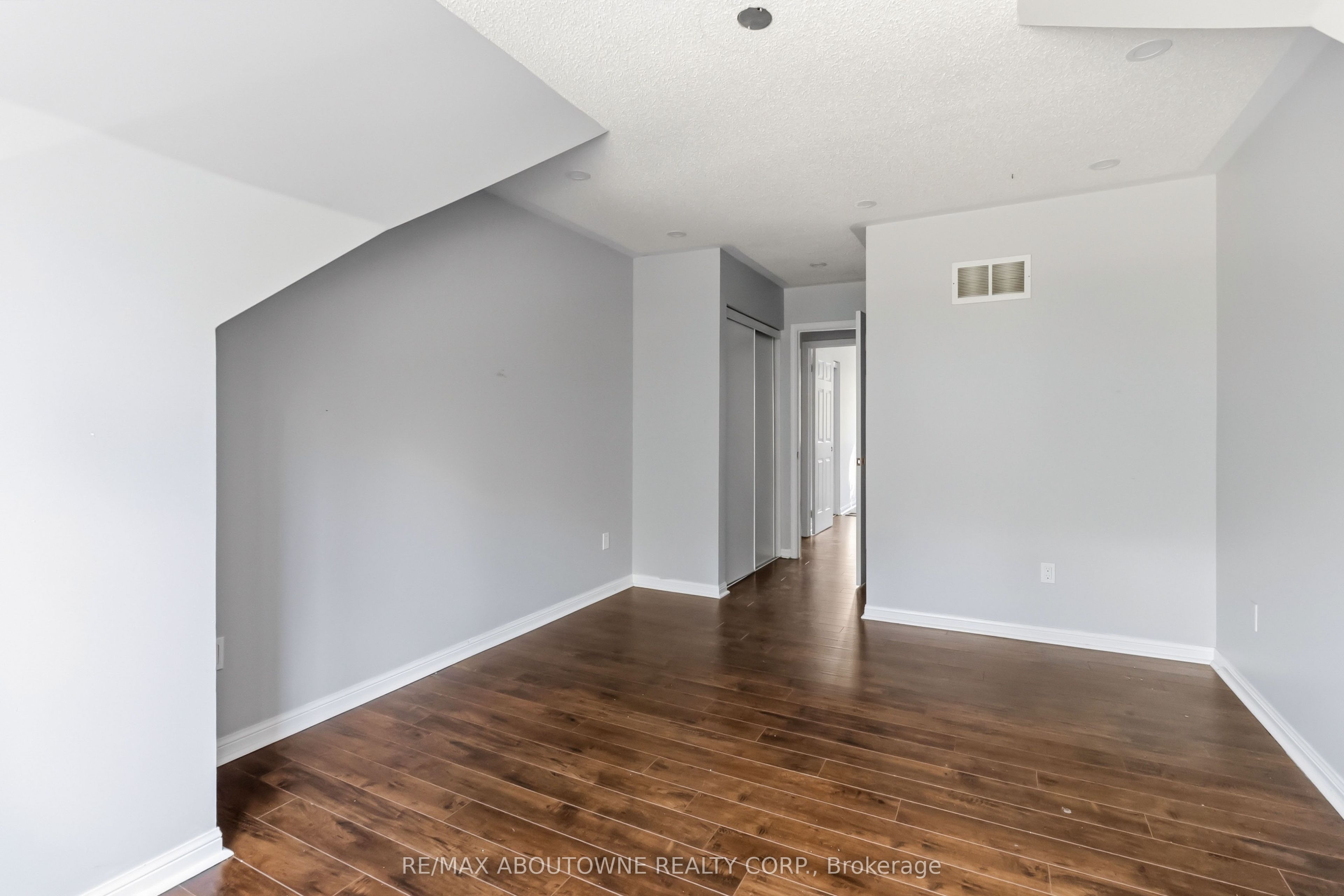 930 Lancaster Boulevard Property Photo 26