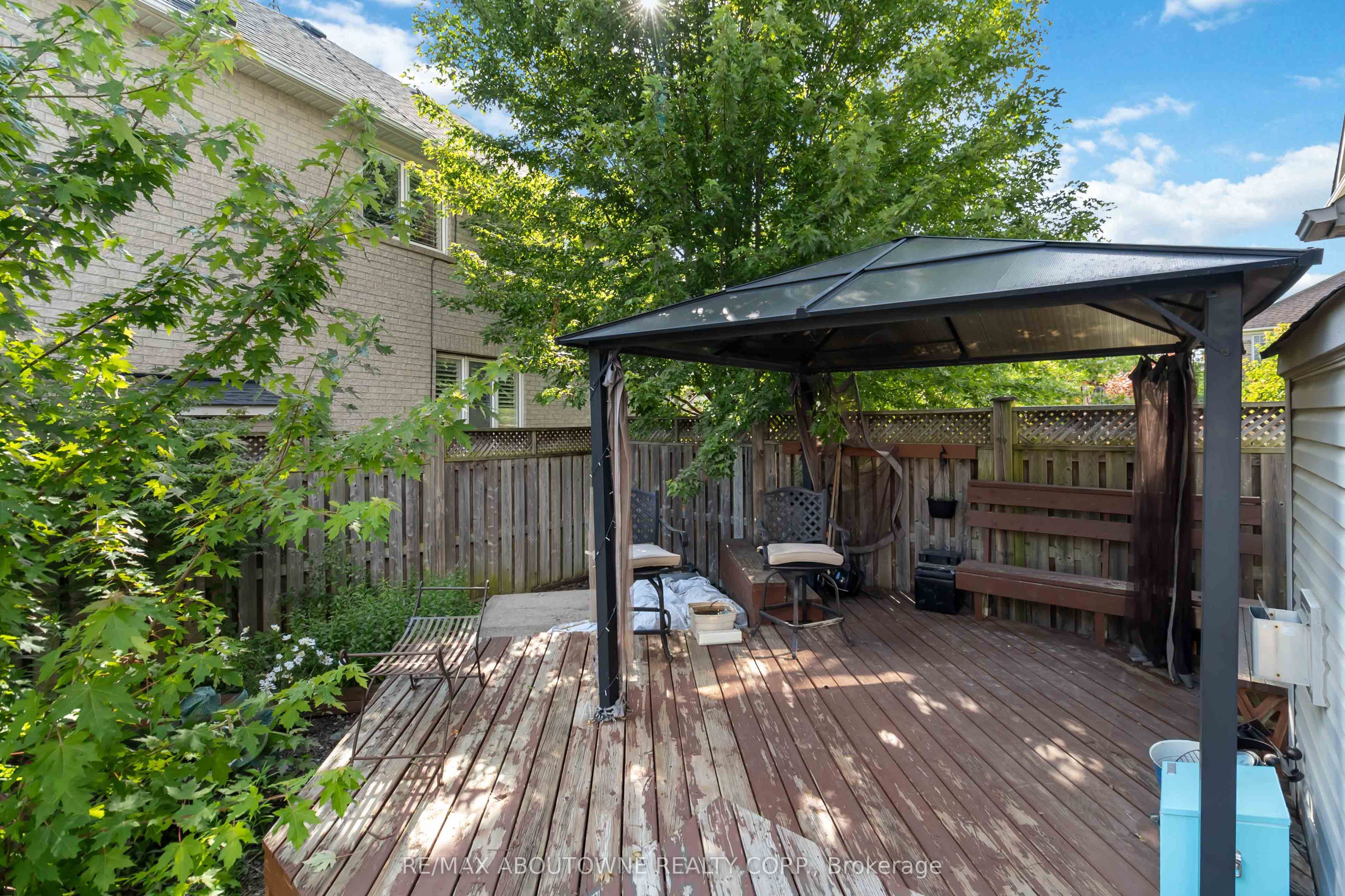 930 Lancaster Boulevard Property Photo 38