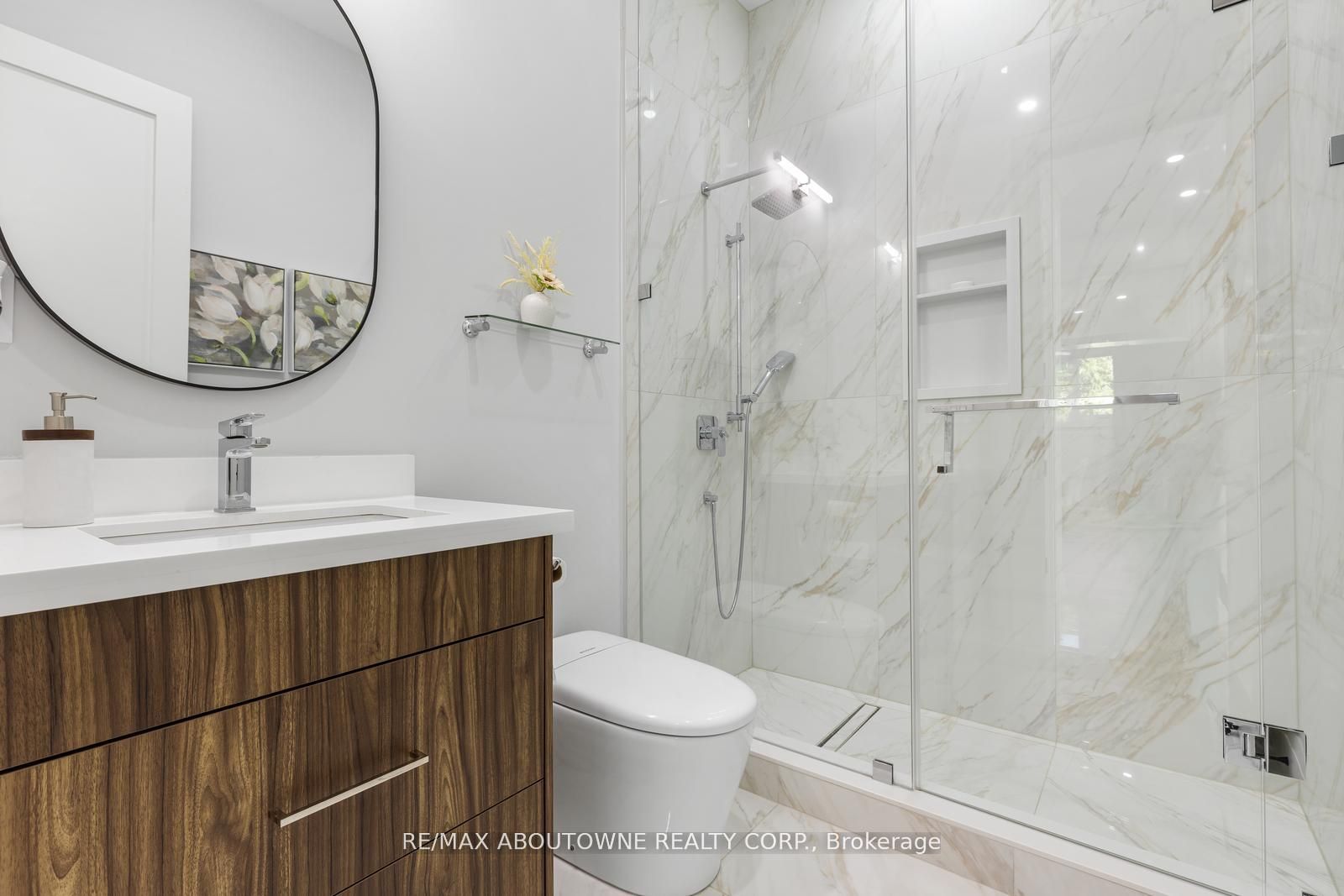 455 Samford Place Property Photo 10